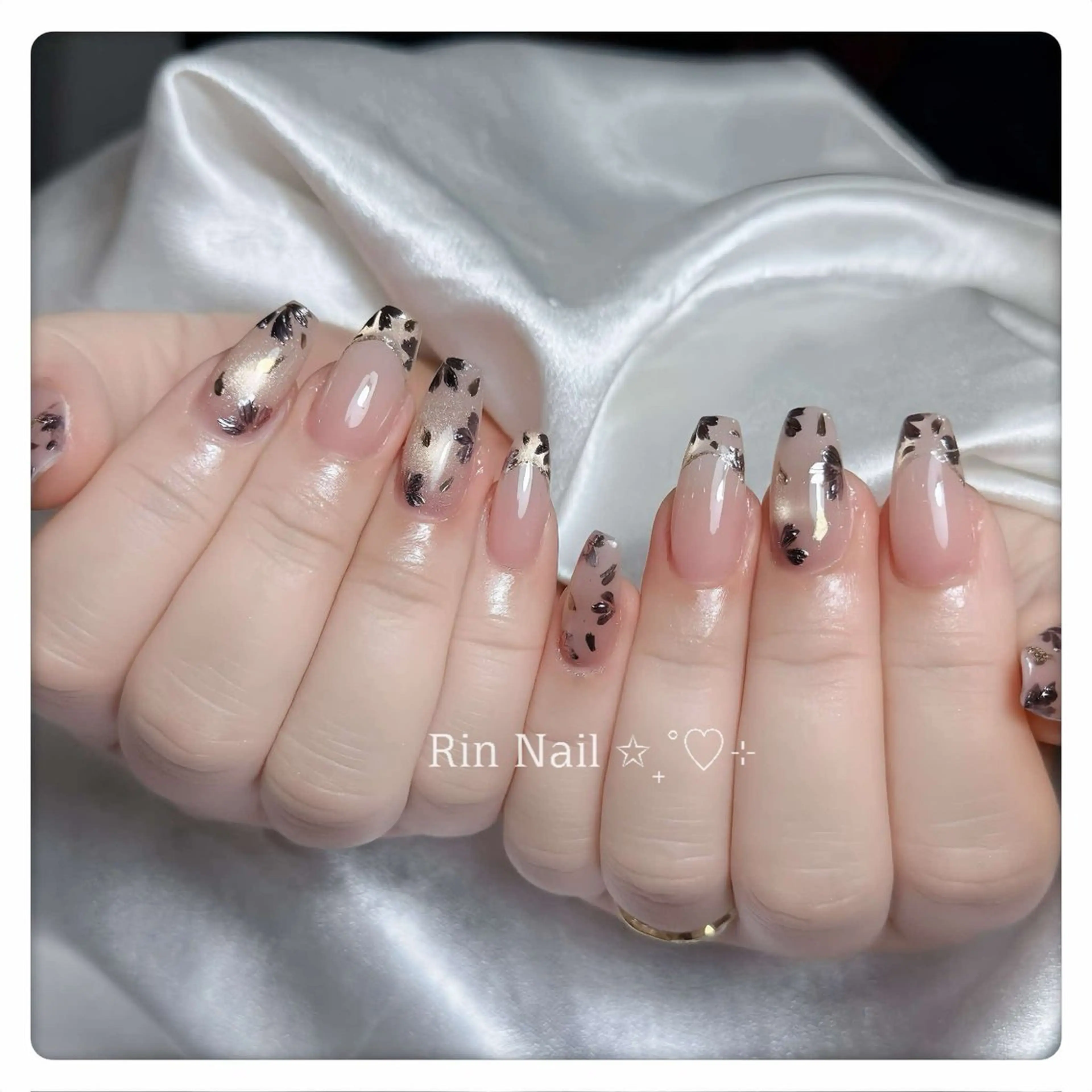 ネイル アートネイル チークネイル ジェルネイル ロングネイル マグネットネイル ハンドネイル Rin Nail 新大久保店のネイルデザイン