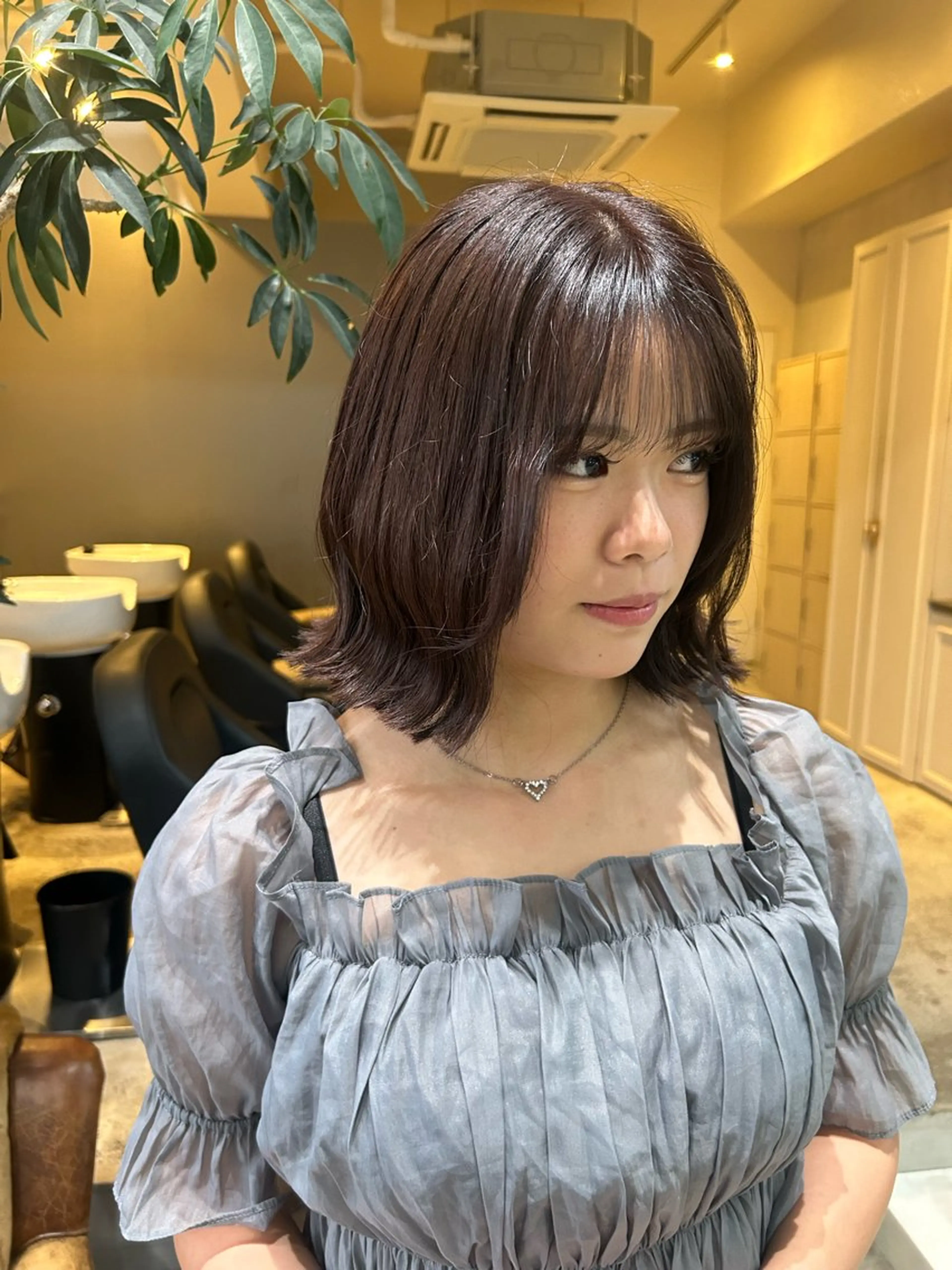 ミディアム カット ヘアカラー トリートメント 髪質改善×ハイトーン レイヤー天神美容室のヘアスタイル