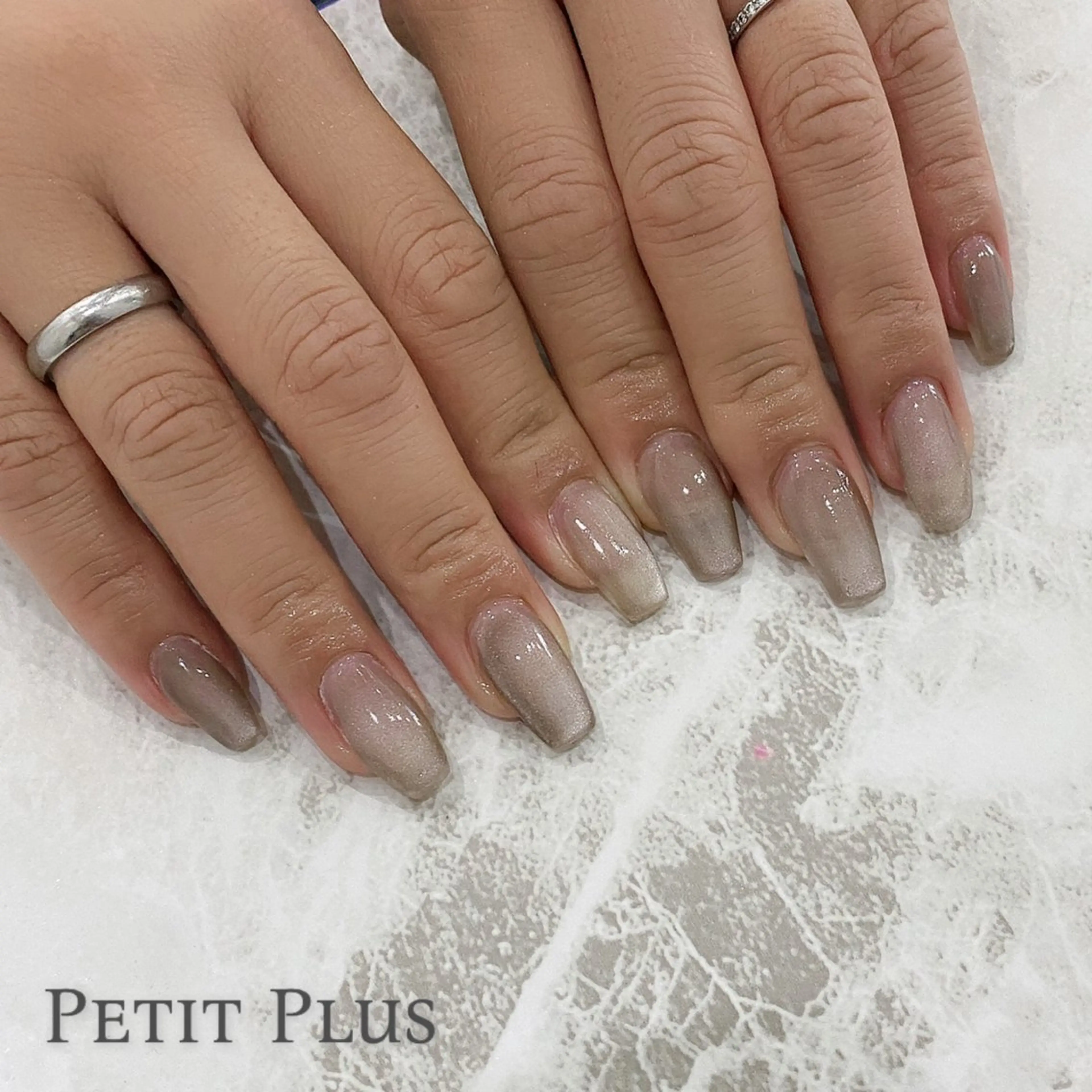 ネイル ブラウン マグネットネイル ハンドネイル Petit Plus YUUKAのネイルデザイン