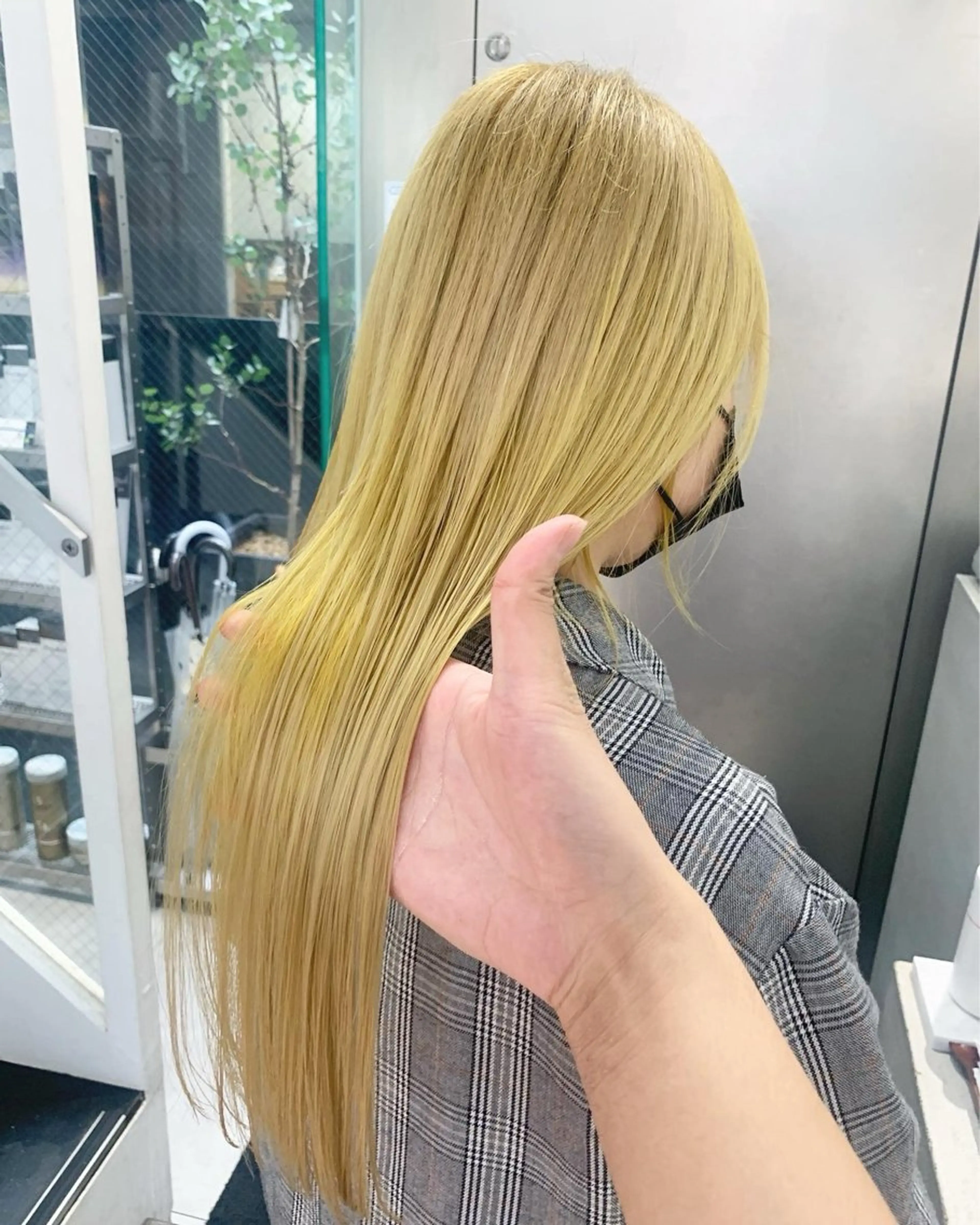 ロング カラー ブリーチ イエローカラー カット ヘアカラー トリートメント CHERIEブリーチ ダブルカラー　天神のヘアスタイル
