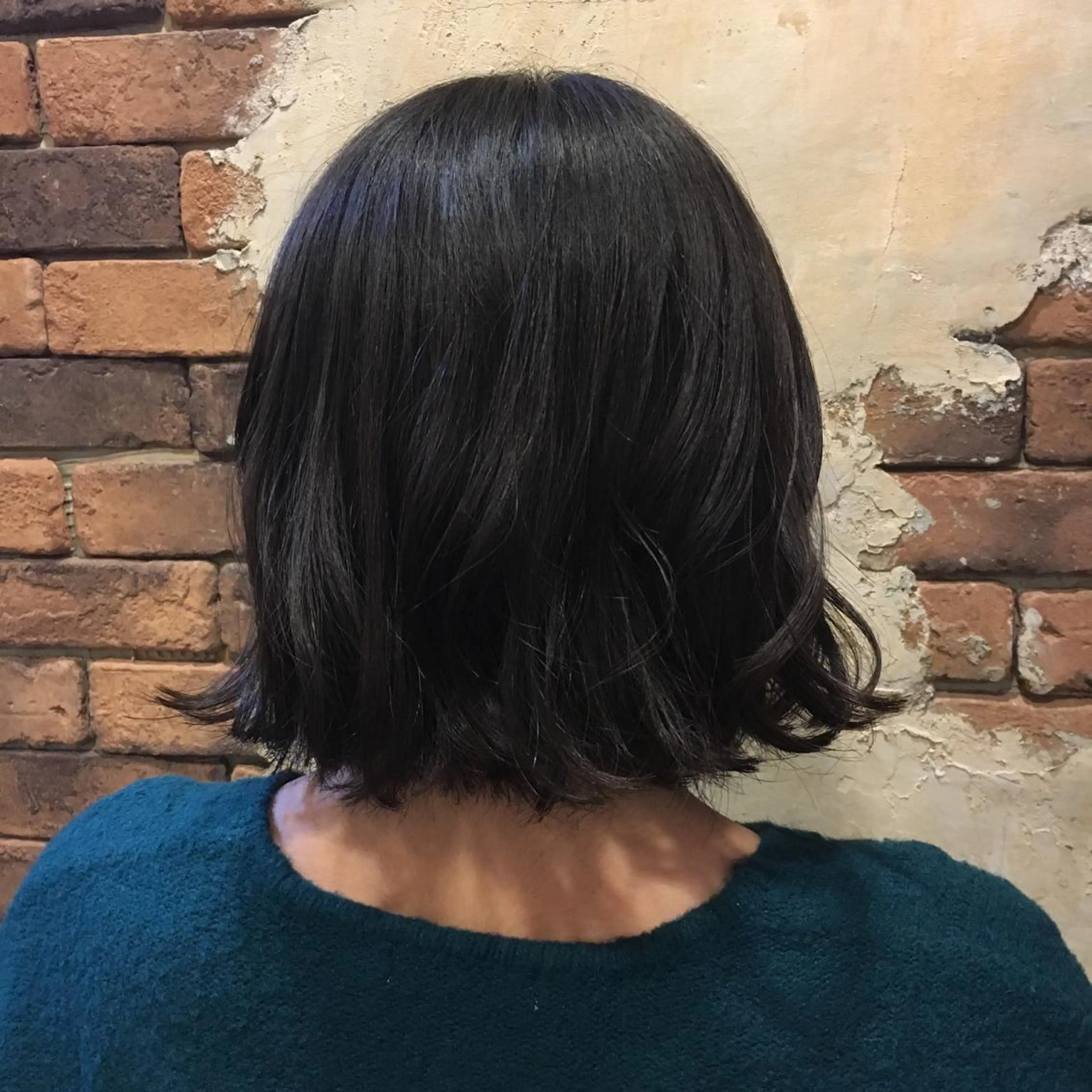 ミディアム カラー パーマ 切りっぱなしボブ ボブ 外ハネヘア 込山 瑞帆のその他イメージ