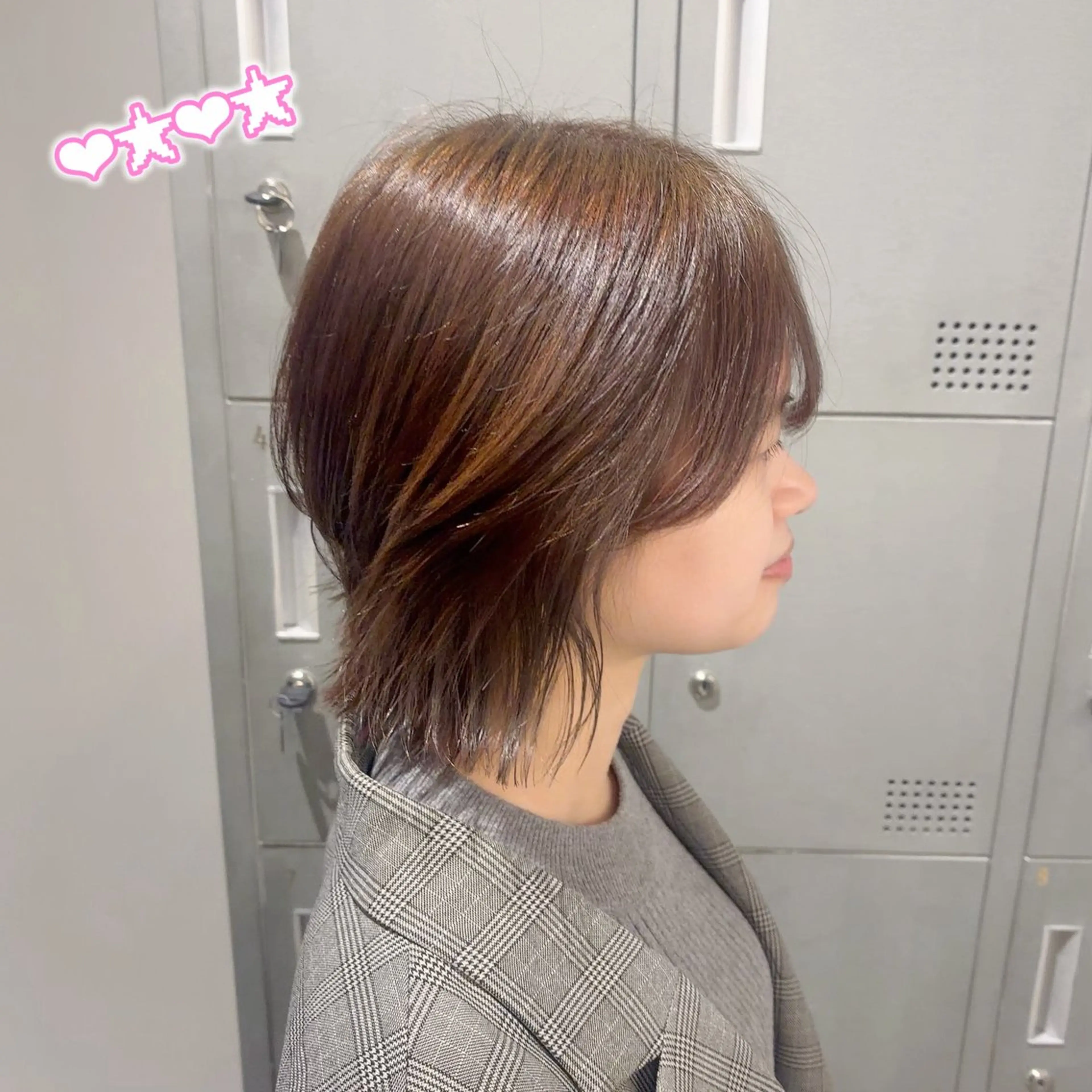 ショート カラー ボブレイヤー ベージュカラー オリーブベージュ ボブ レイヤーカット カット ヘアカラー 顔周り/ガーリー /ヘアメ/あつはのヘアスタイル