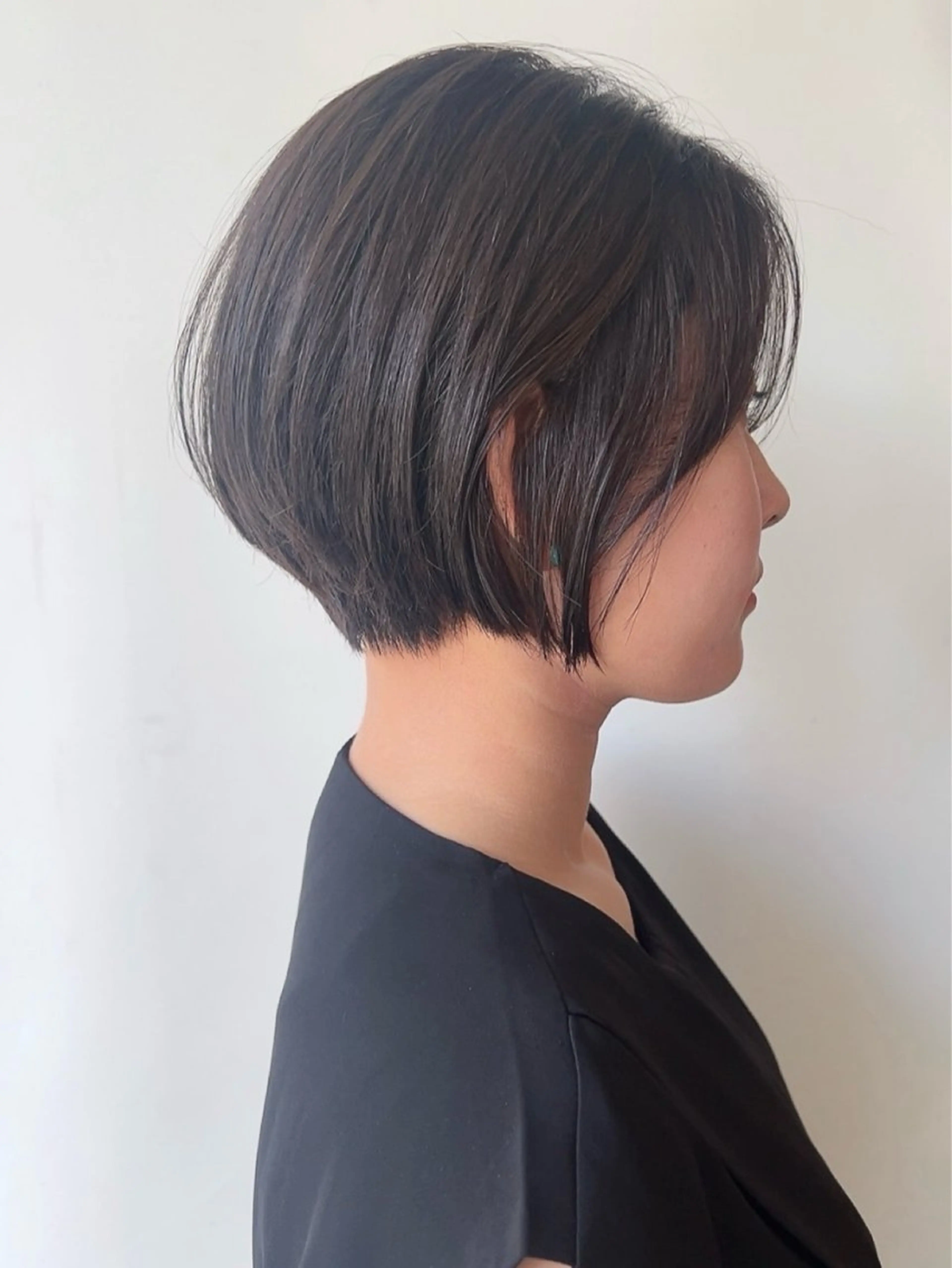 ショート 丸みショート ショートヘア 松岡彩華 ボブ /グレージュのヘアスタイル