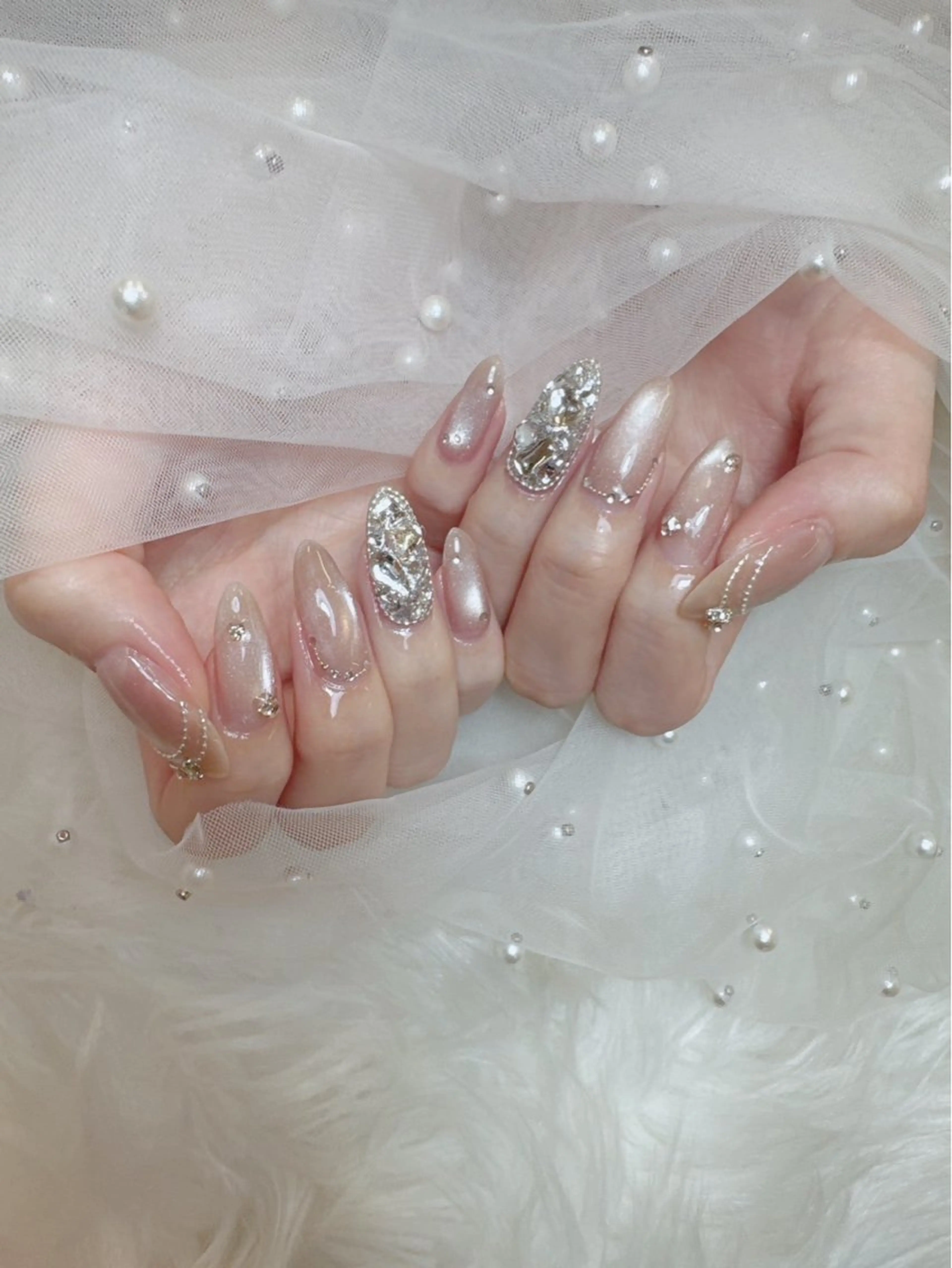 ネイル チークネイル フレンチネイル ジェルネイル ガラスフレンチ ハート ハンドネイル Queeens nailのネイルデザイン