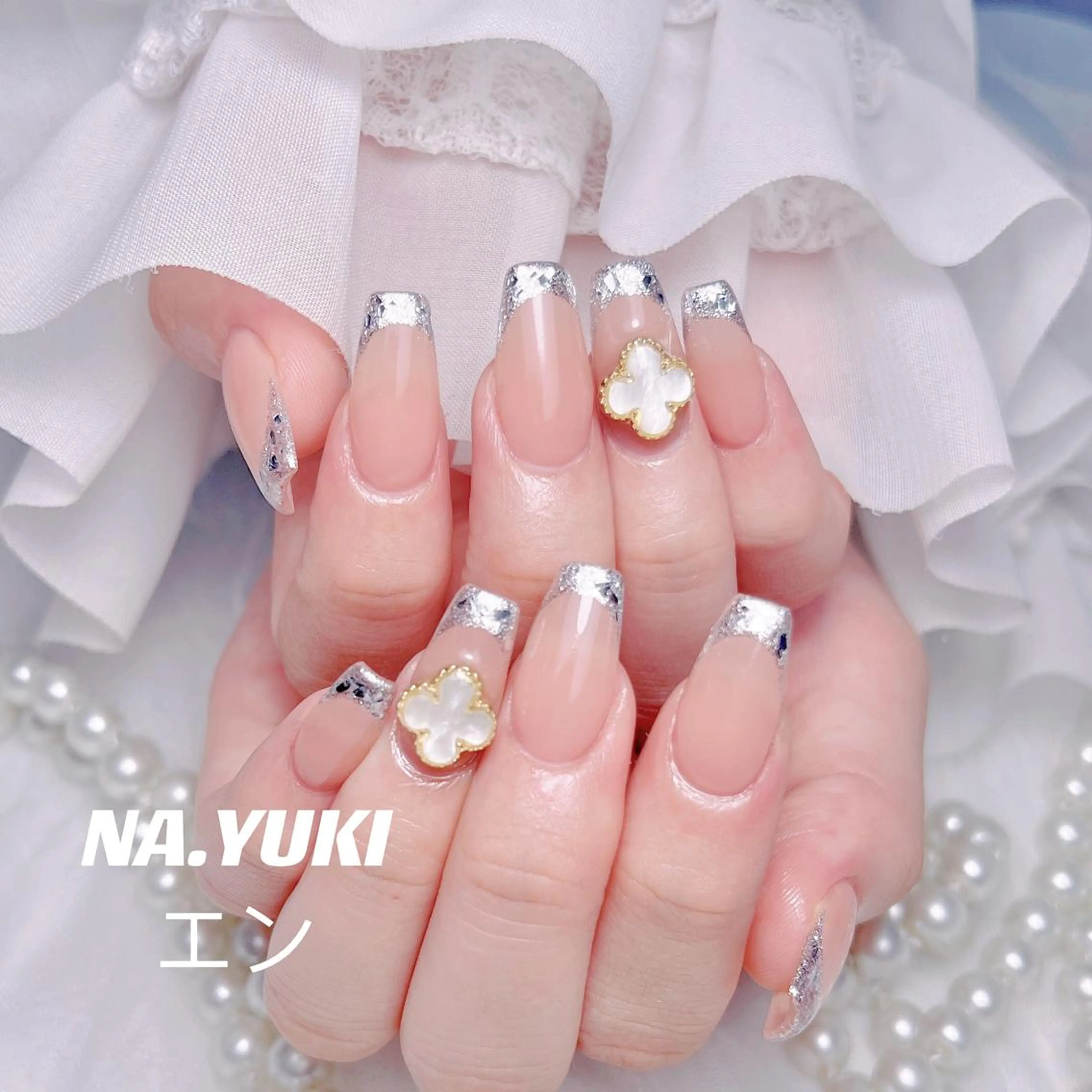 ネイル 🦋 Queenieのネイルデザイン