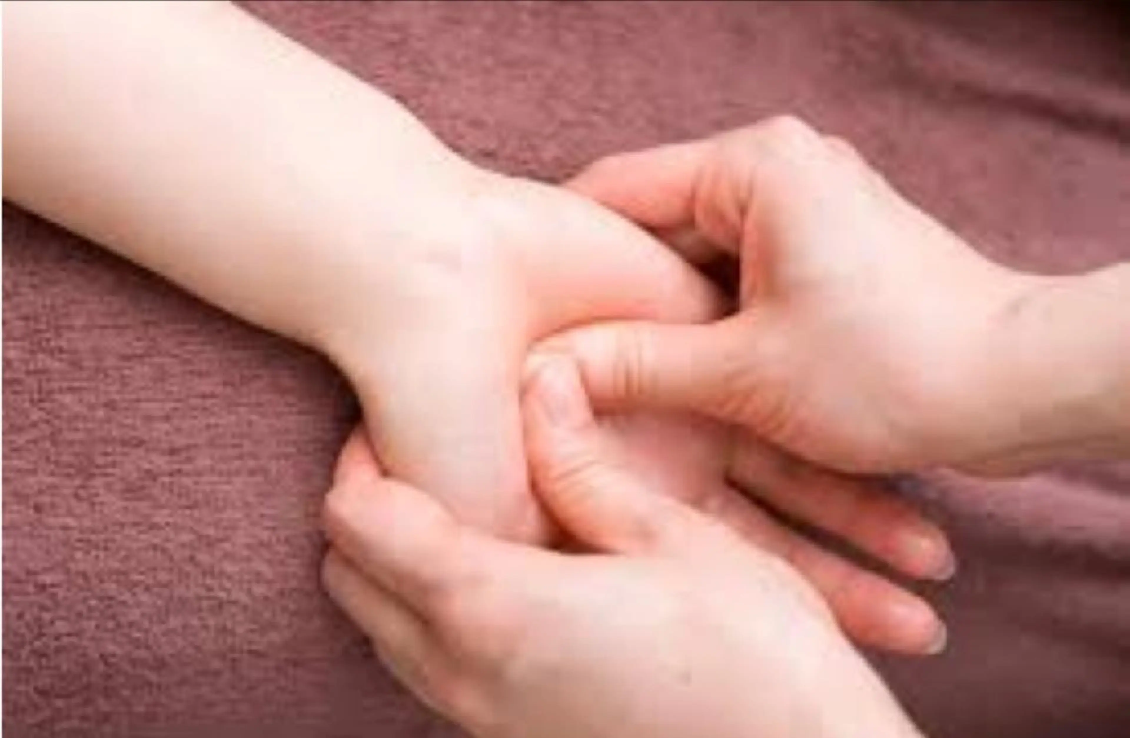 ネイル 小顔・毛穴・たるみ ネイル　似内真樹のエステ・リラクイメージ