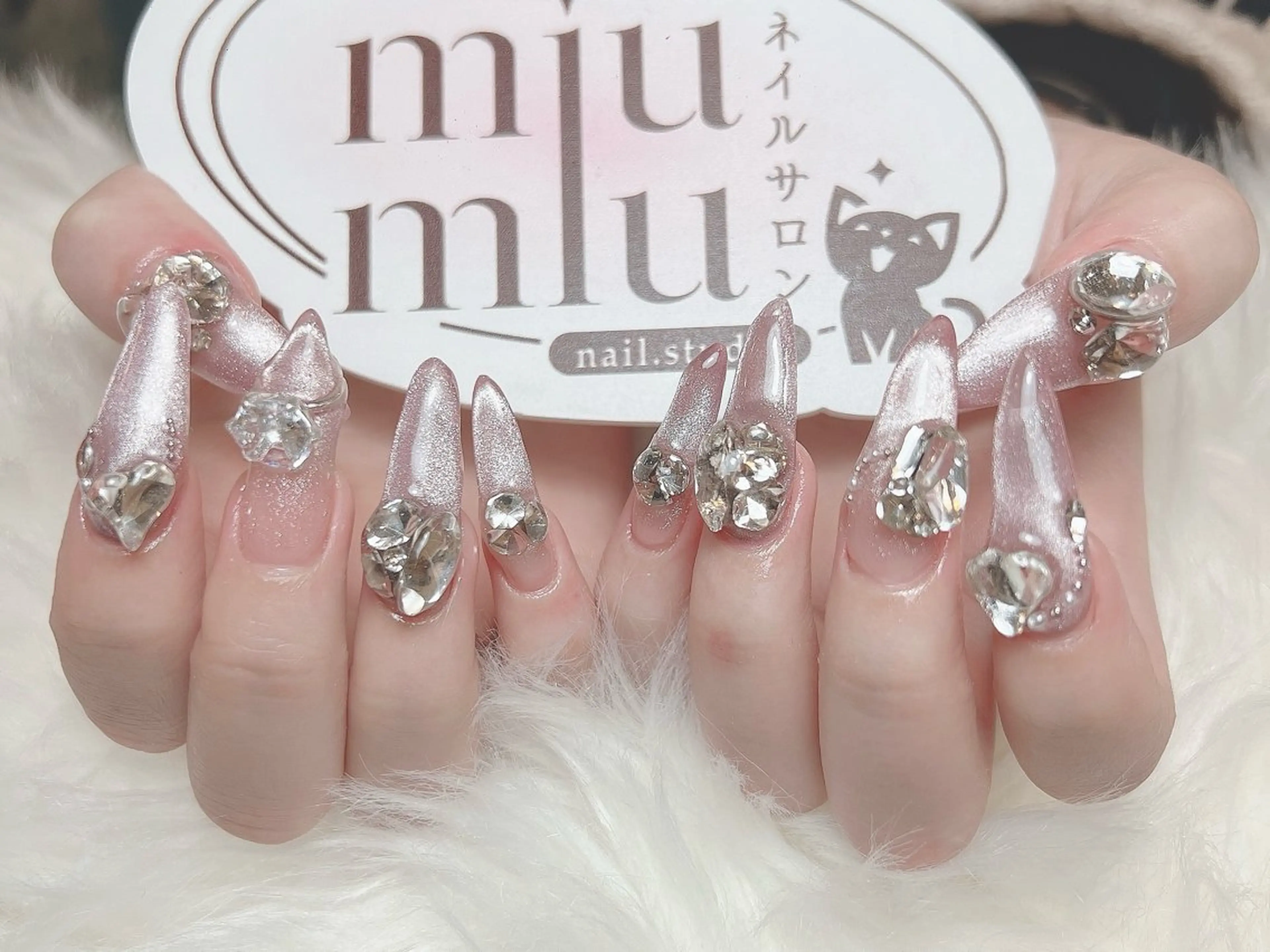 ロング 韓国風ヘア ロング ハンドネイル ハンドケア yu naのネイルデザイン