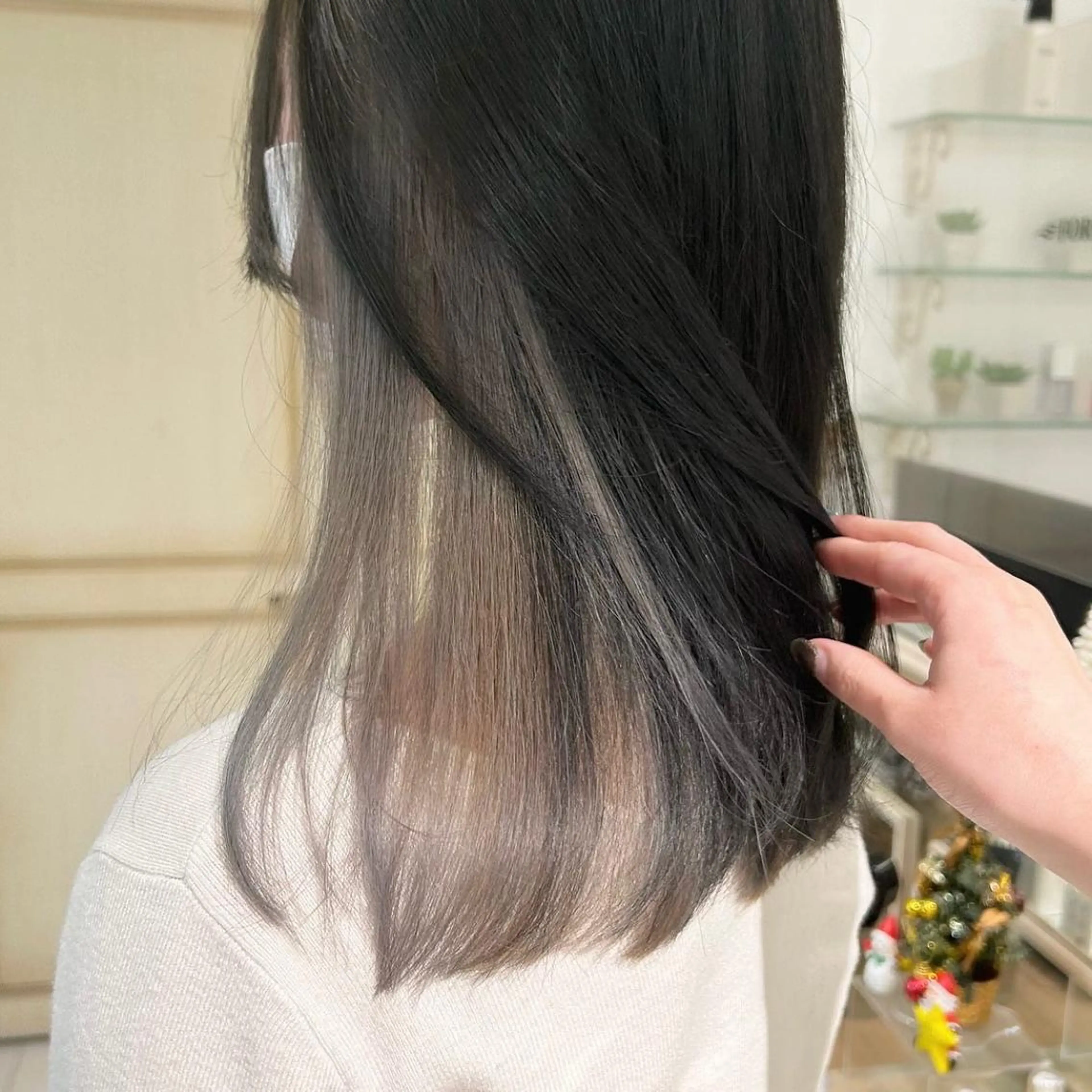 セミロング カラー 透明感カラー 古山 結季🌙🖤のヘアスタイル