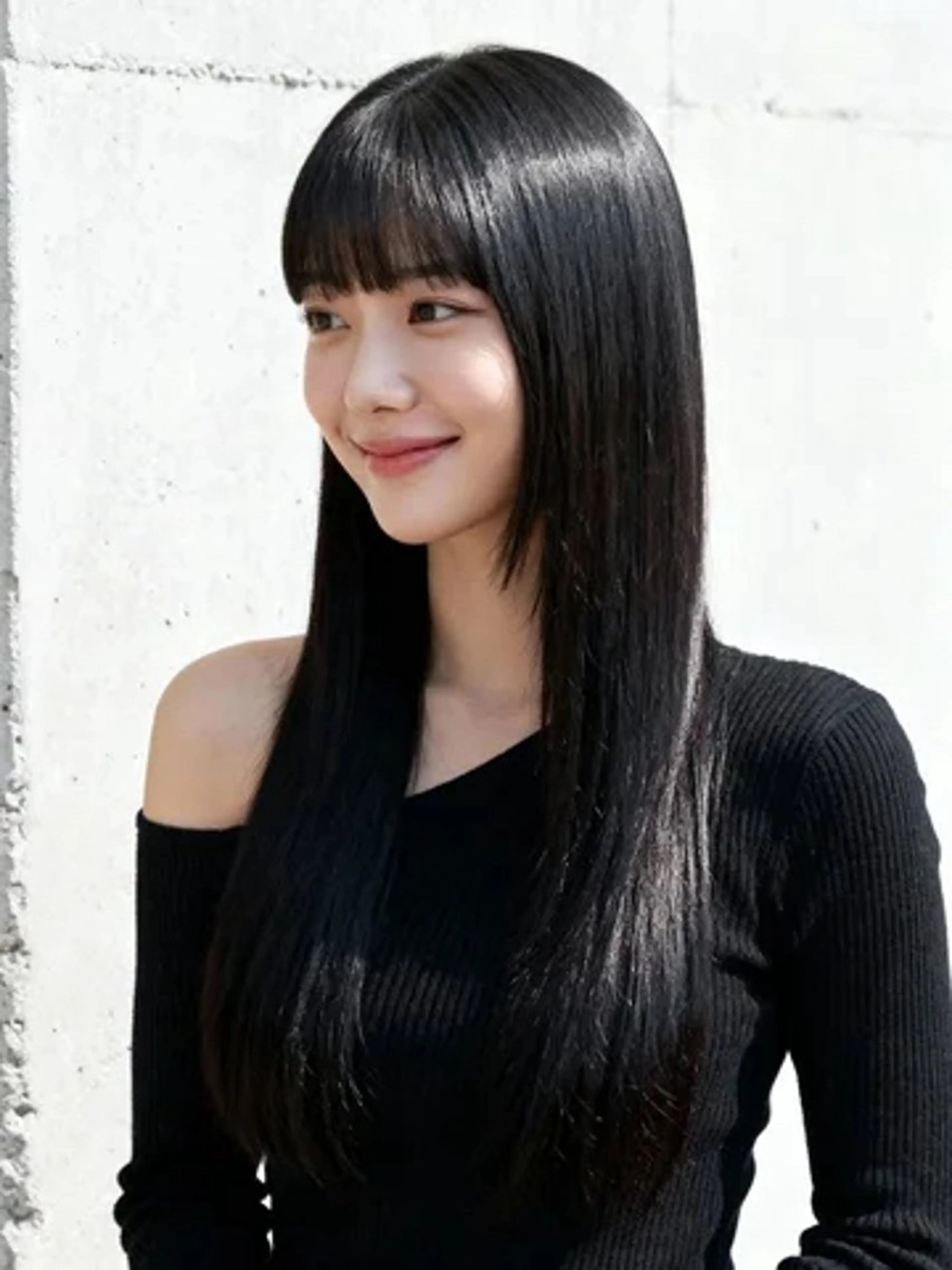 セミロング カラー アディクシーカラー 透明感カラー くびれヘア 顔まわりレイヤー 韓国風ヘア カット ヘアカラー トリートメント 韓国レイヤーカット 🫧大阪梅田レイヤーのヘアスタイル