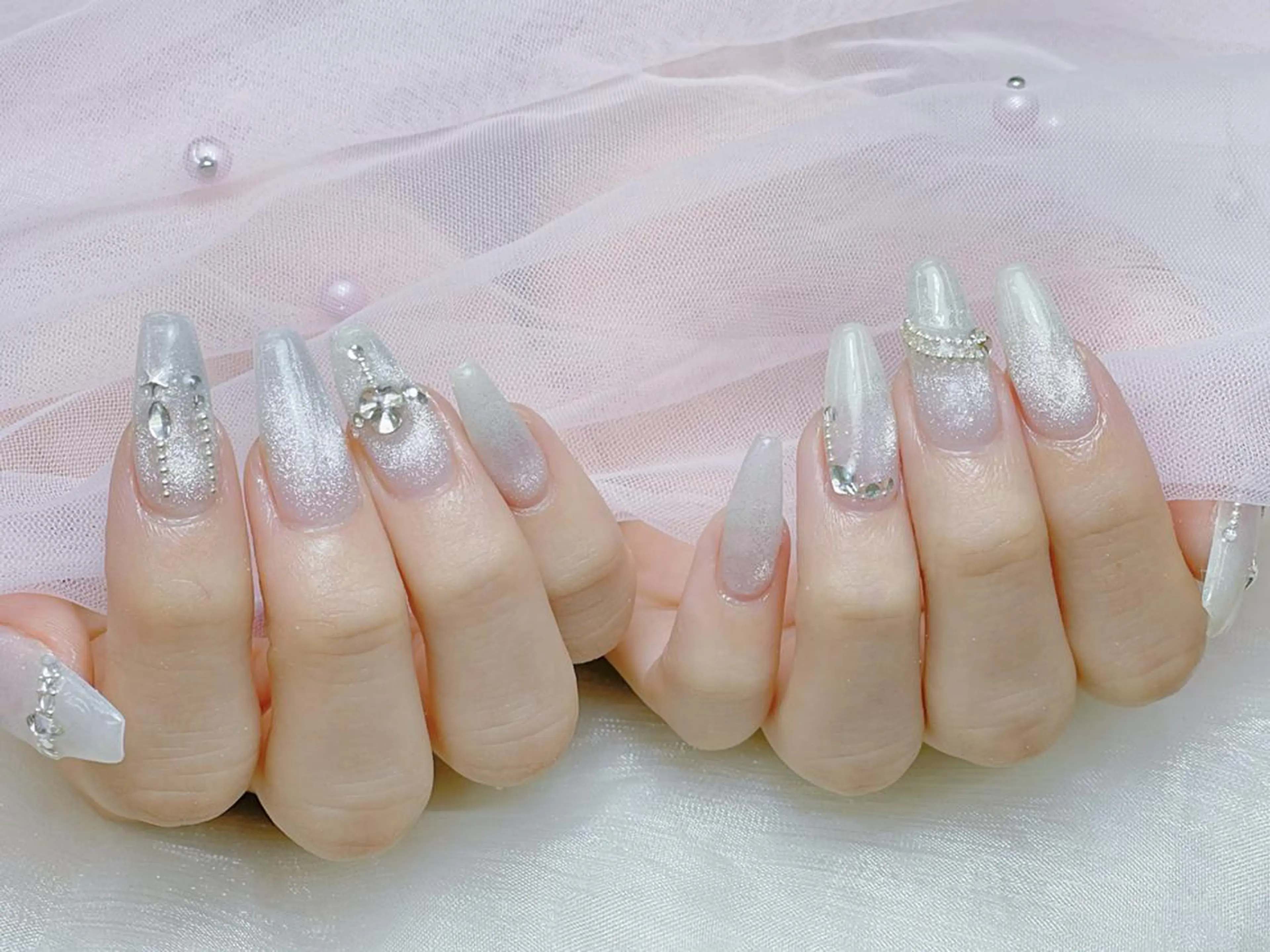 メンズ ネイル メンズ韓国風 アートネイル フレンチネイル ジェルネイル キラキラネイル Bloom kabukiのネイルデザイン