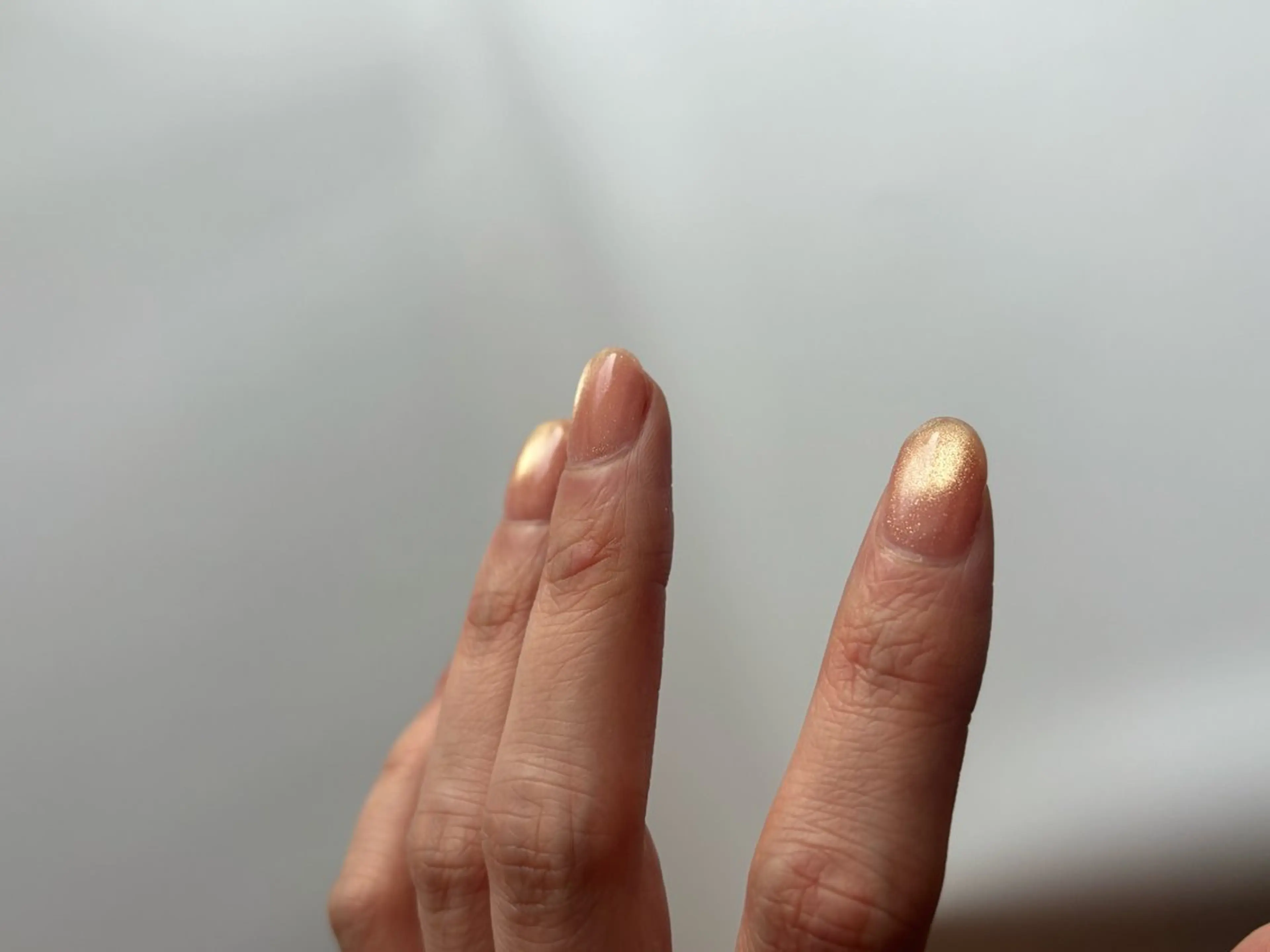 ネイル ゴールド マグネットネイル オレンジ ピンク ハンドネイル Elio所属・Elio 国泰寺のネイルデザイン