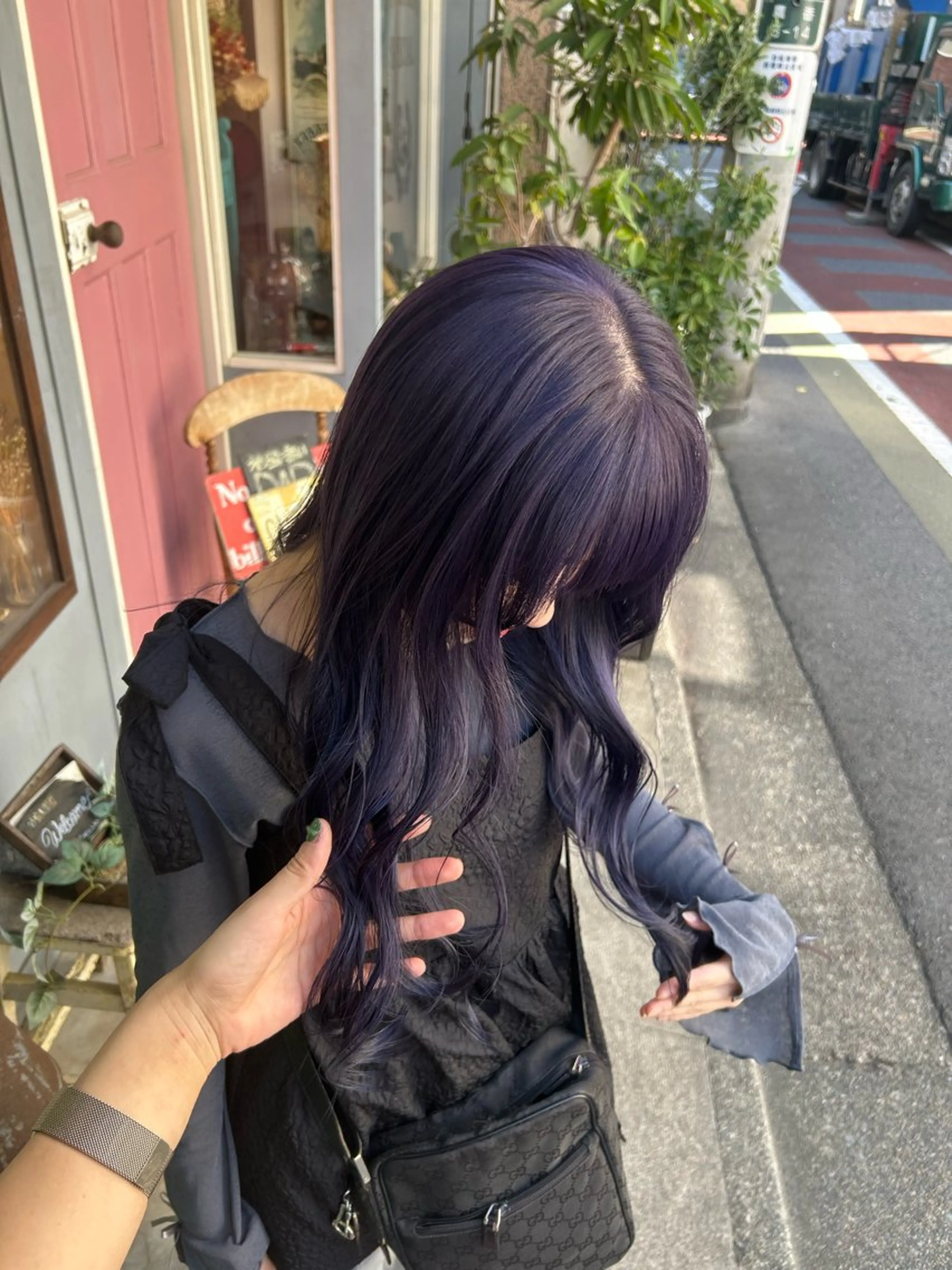 ロング カラー ブリーチ パープルカラー ヘアカラー BRITS 渡辺 菜々子のヘアスタイル