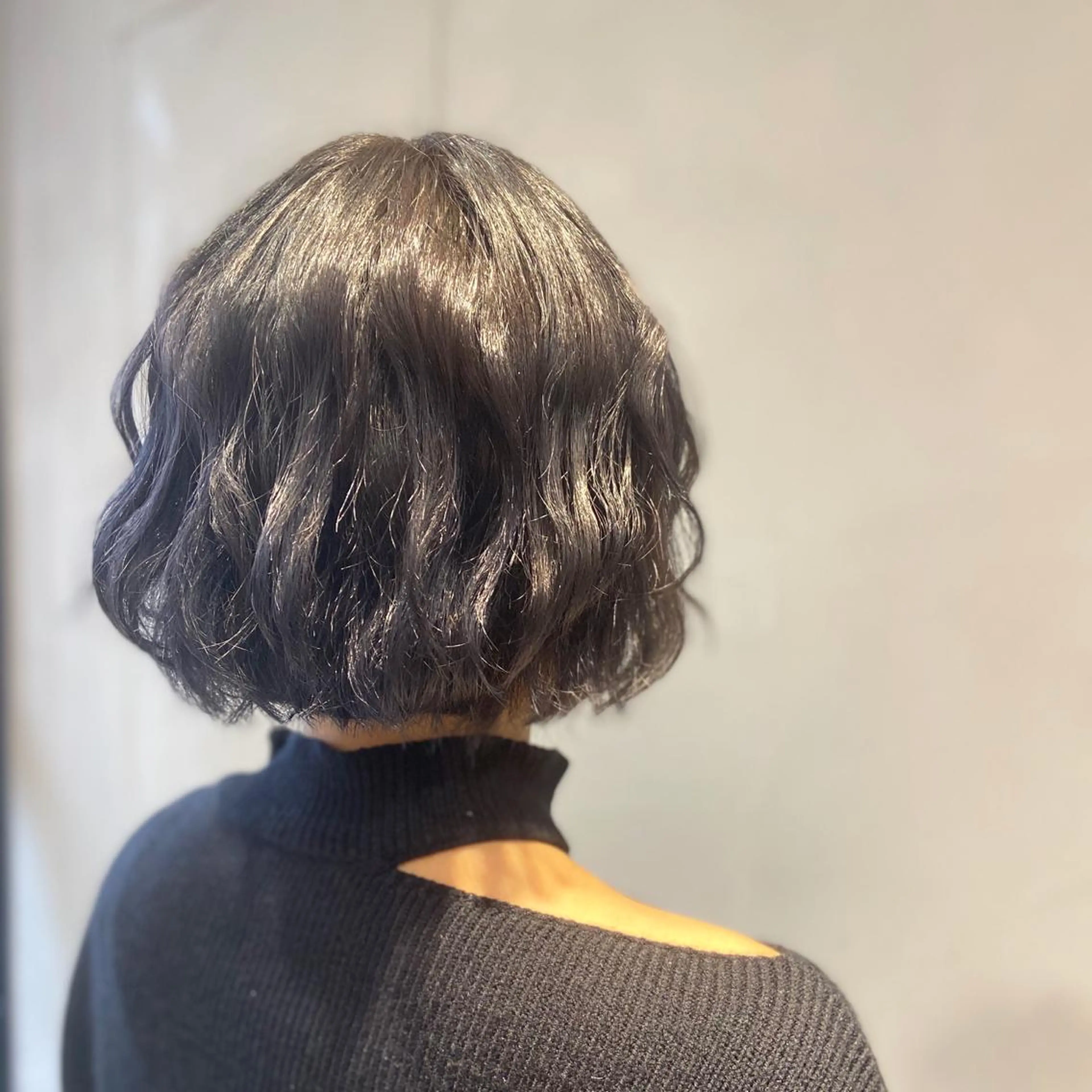 ショート カラー アッシュ ブリーチ 透明感カラー 外国人風カラー カジュアルを女っぽく 𝗮𝘆𝗮𝗰𝗼のヘアスタイル