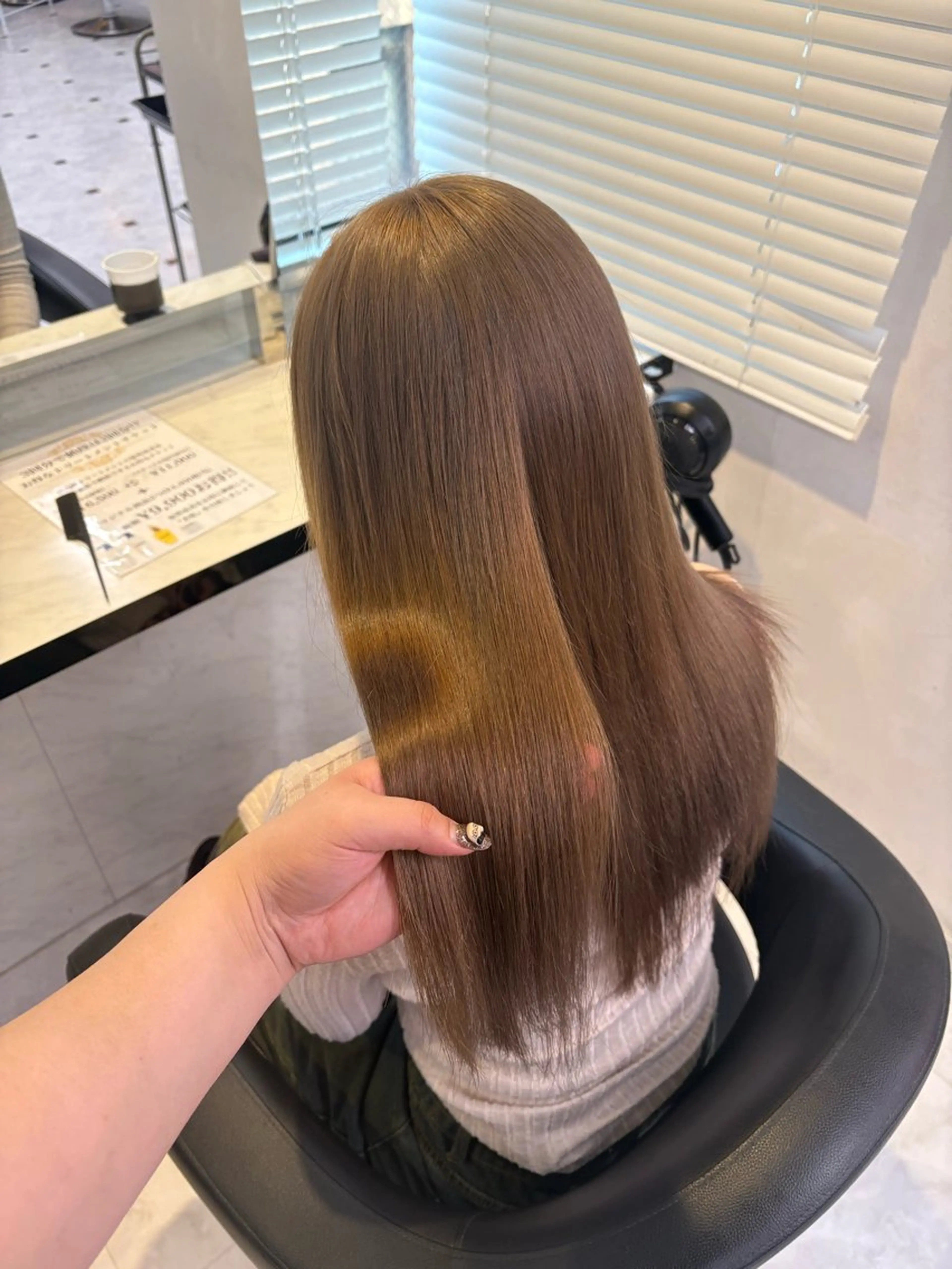 ロング カラー 透明感ベージュカラー 🪞上野🪞AIのヘアスタイル