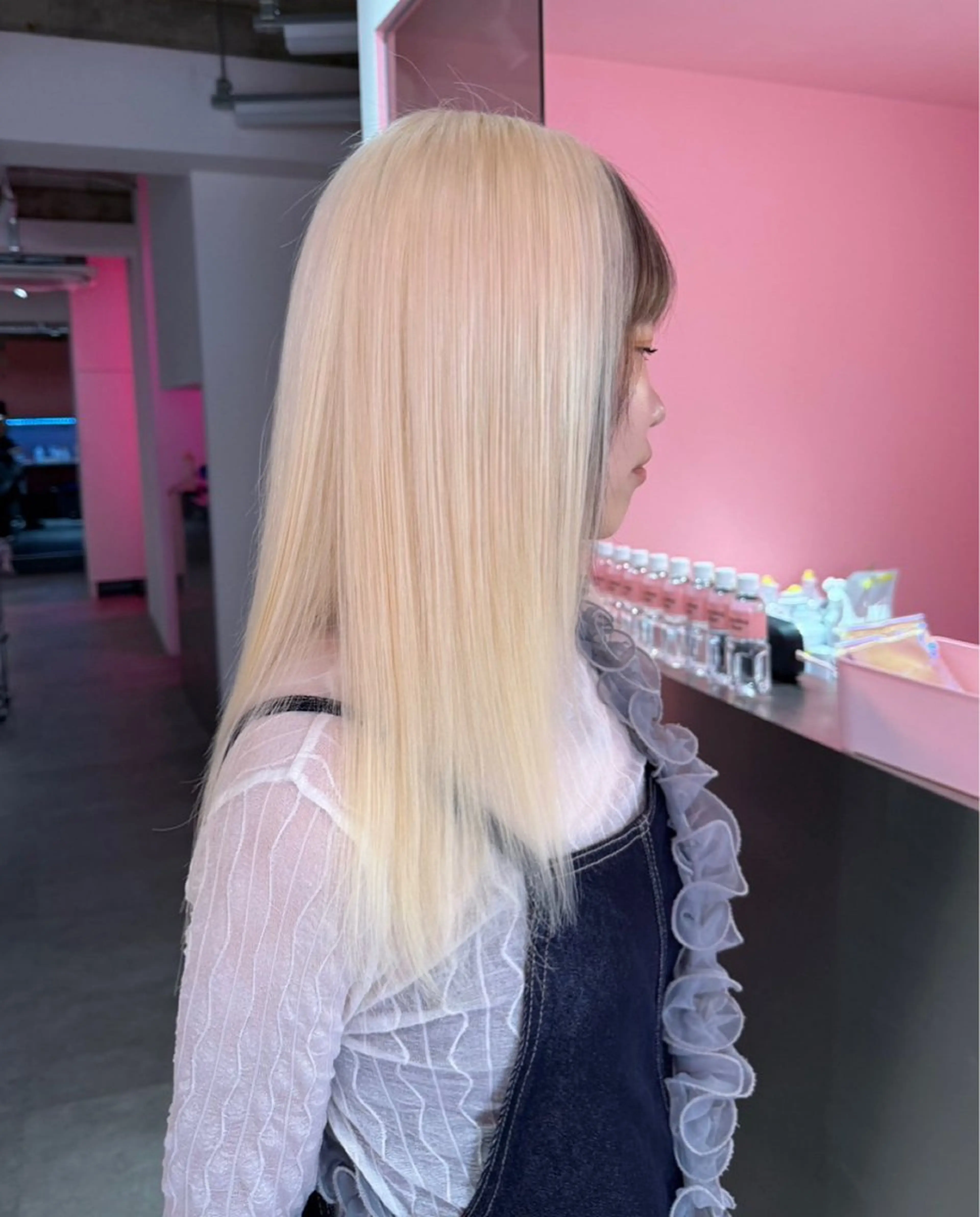 セミロング sara/名古屋 ／ハイトーンのヘアスタイル