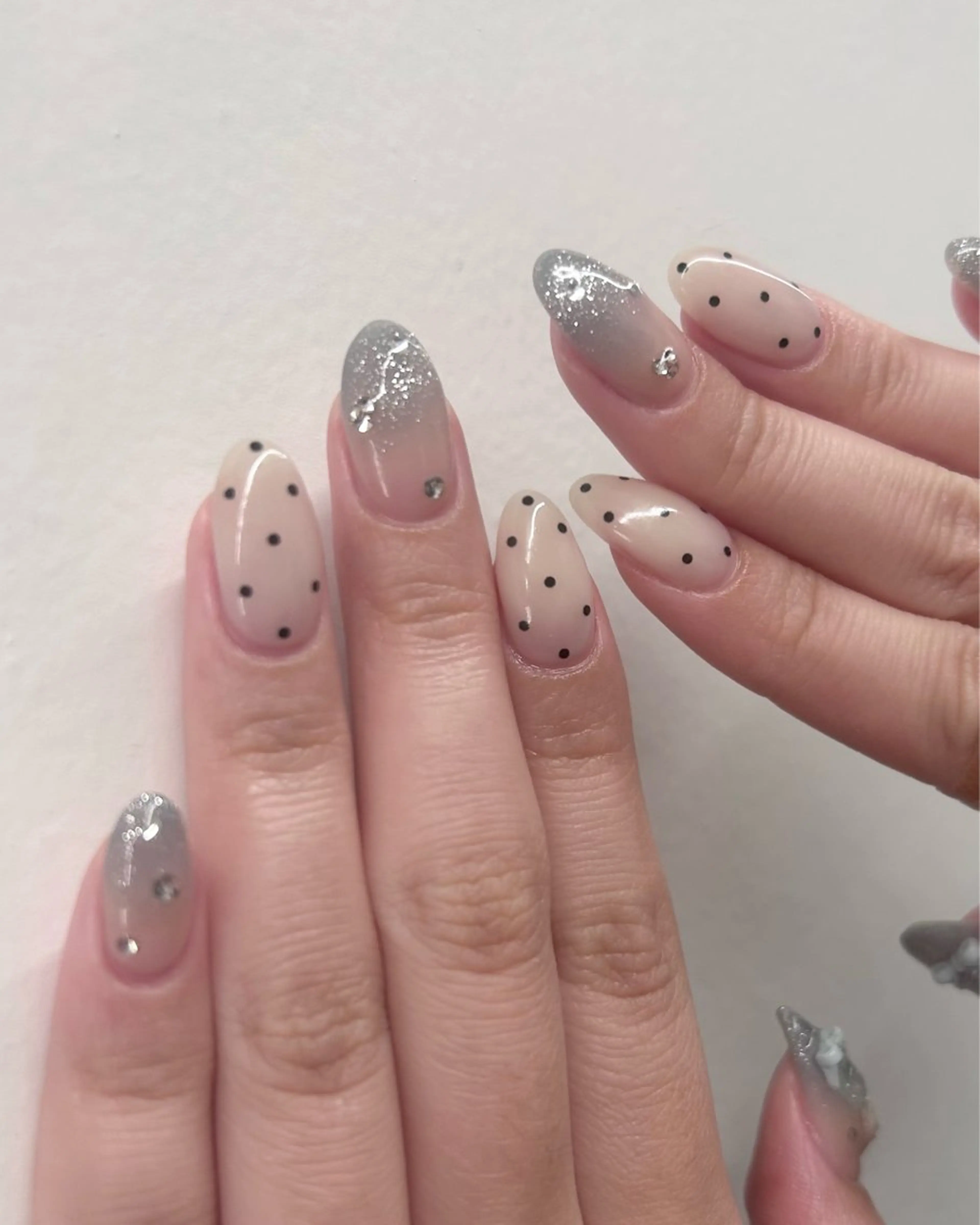 ネイル ハンドネイル EmaNail🎀 Haaruのネイルデザイン