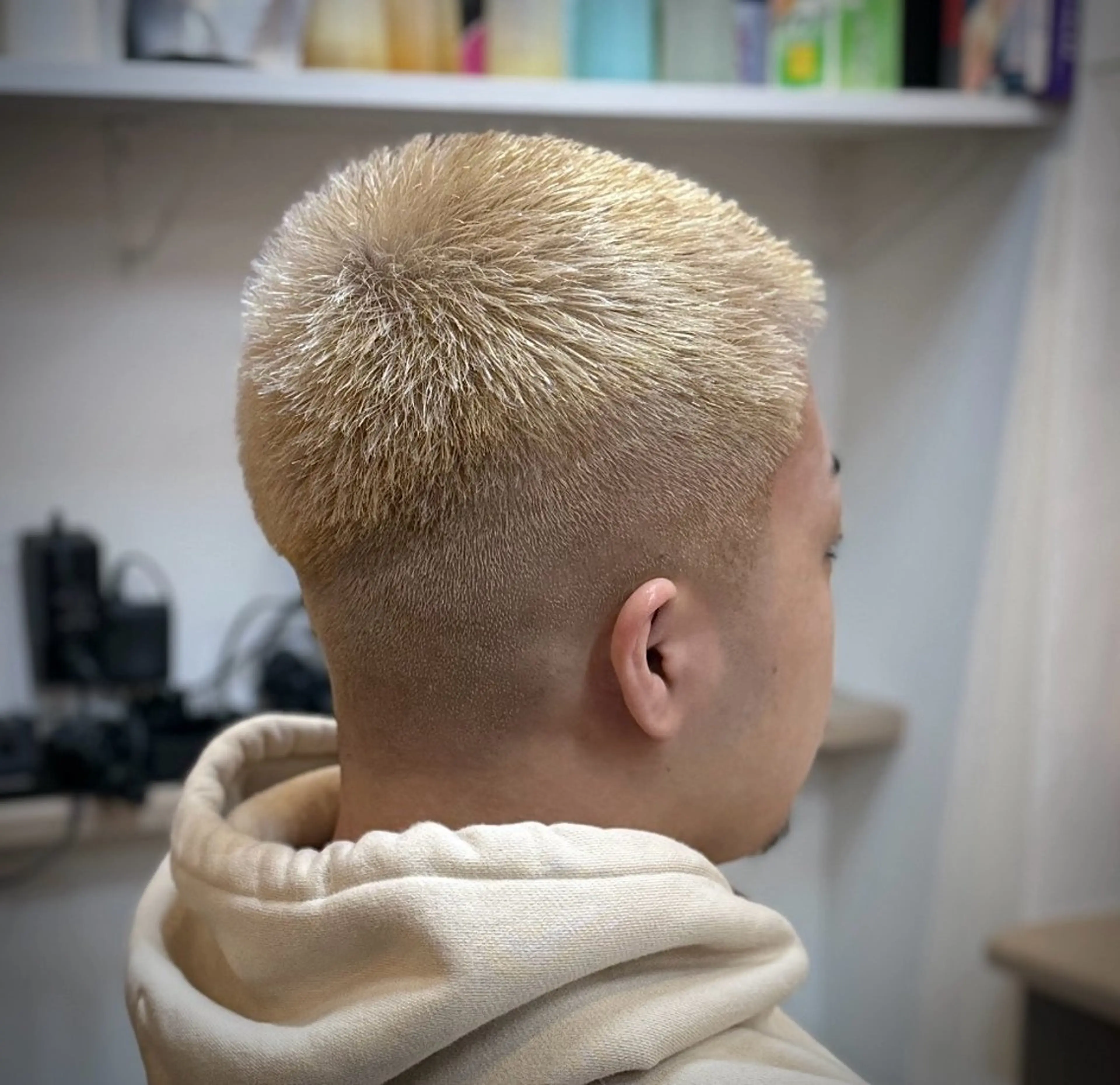 【色で差をつける】スキンフェード＋ハイトーン坊主の写真