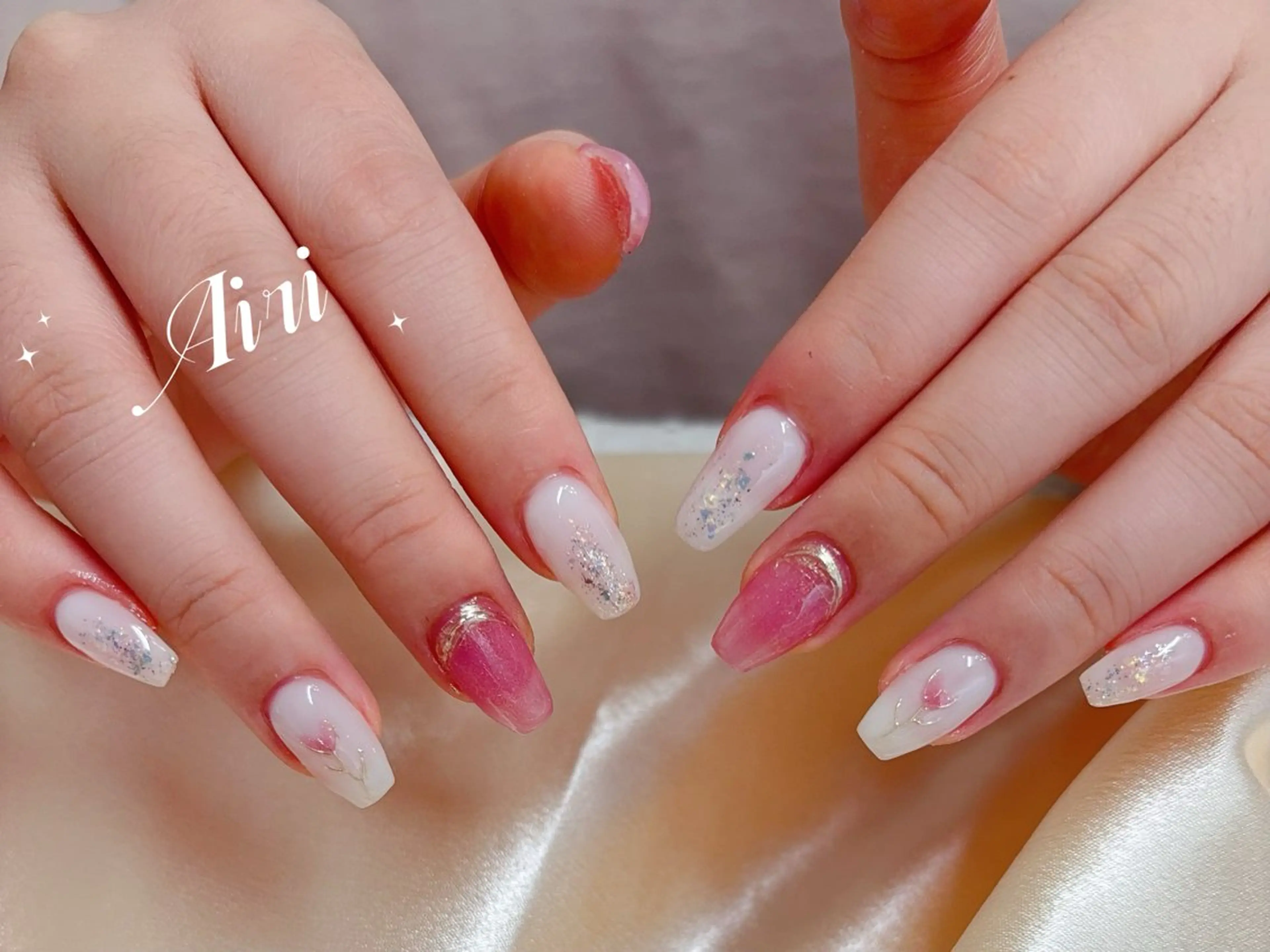 ネイル 桜ネイル フットネイル ジェルネイル ラメ(グリッター) ラメグラデーション ハンドネイル ネイルサロンAiri 長さ出し·シンプルのネイルデザイン