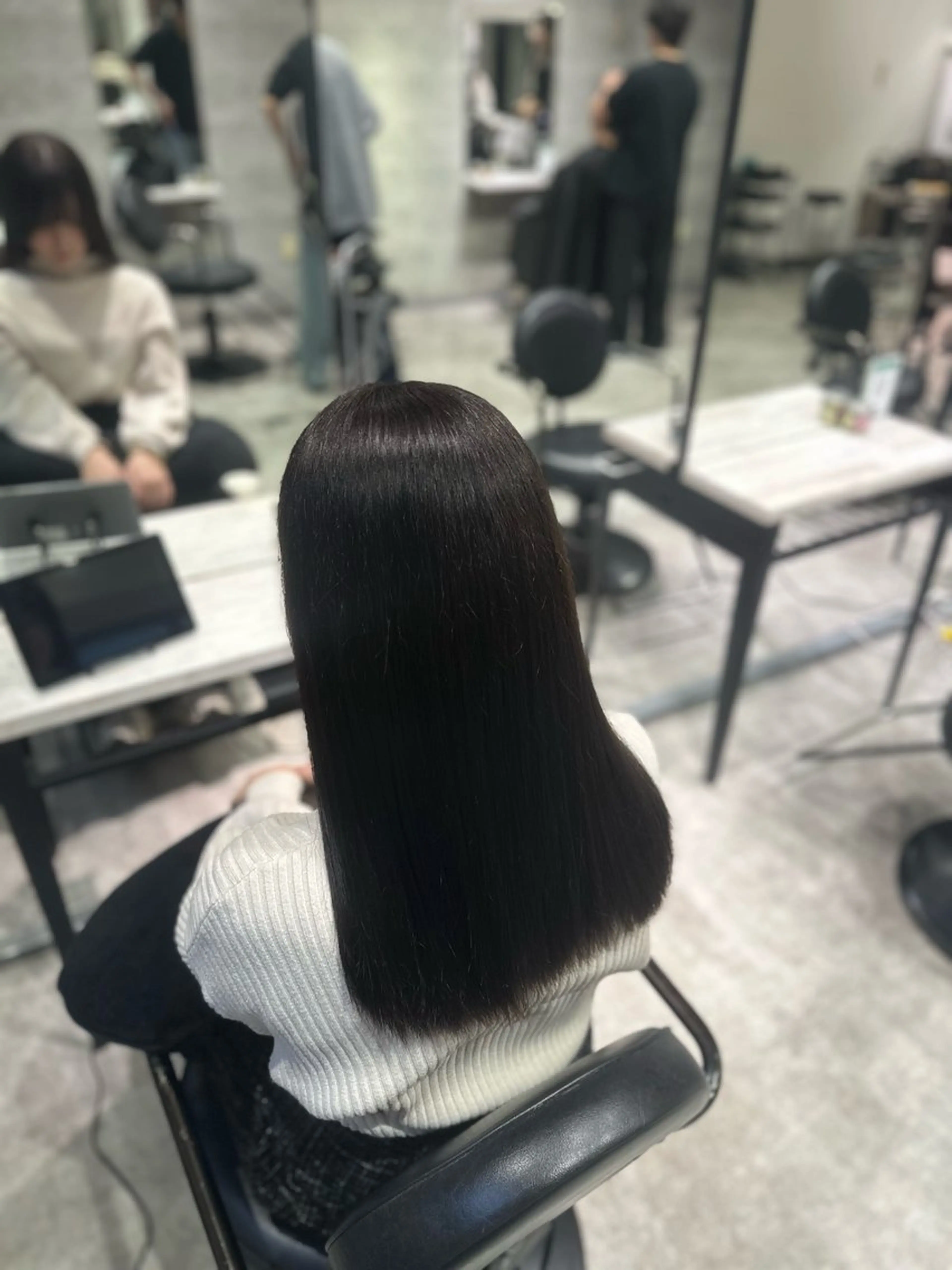 セミロング カラー ヘアカラー トリートメント _white難波店 .ヒナ🦋のヘアスタイル