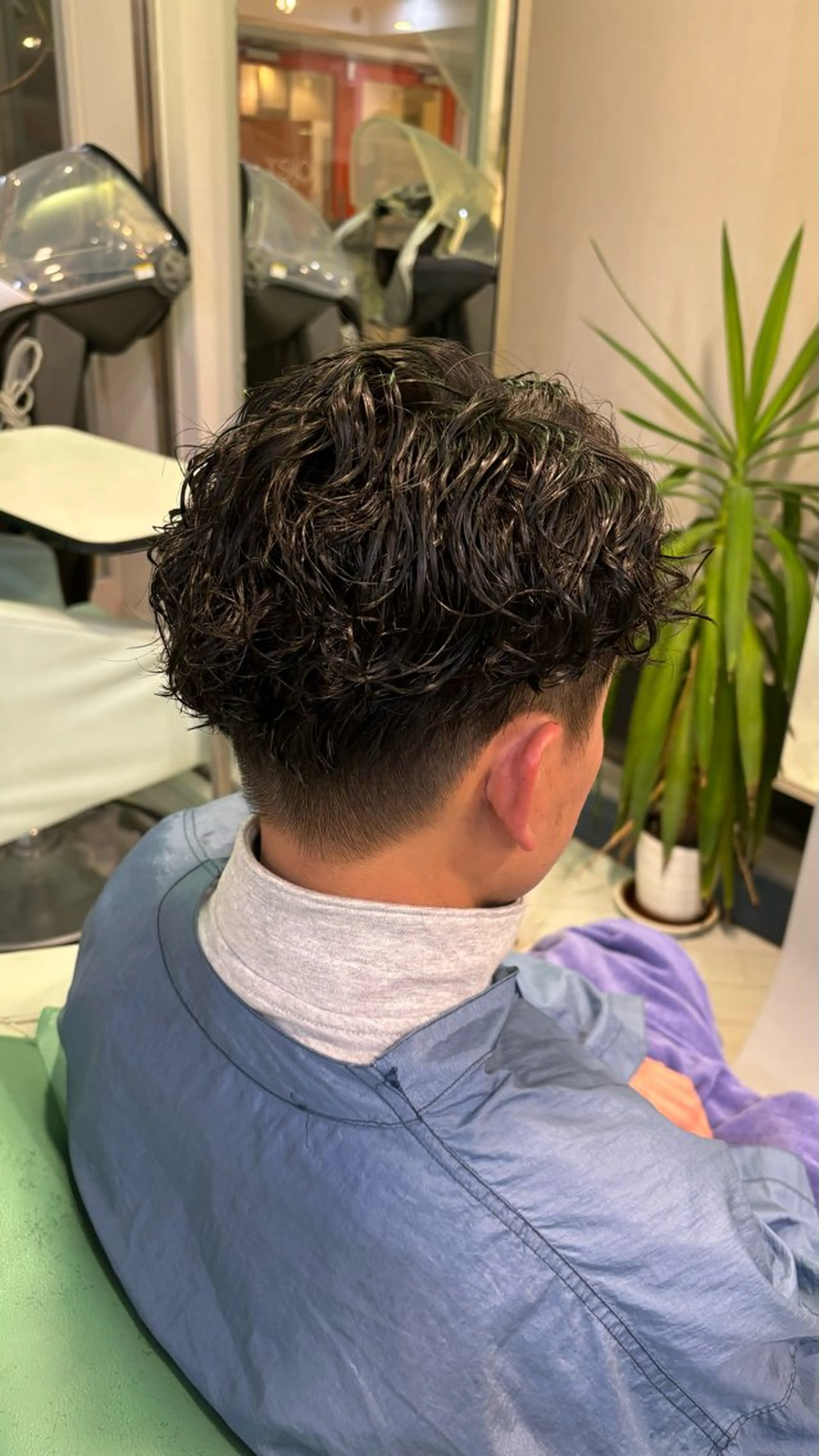 パーマ メンズ メンズパーマ スパイラルパーマ 東 美咲のヘアスタイル