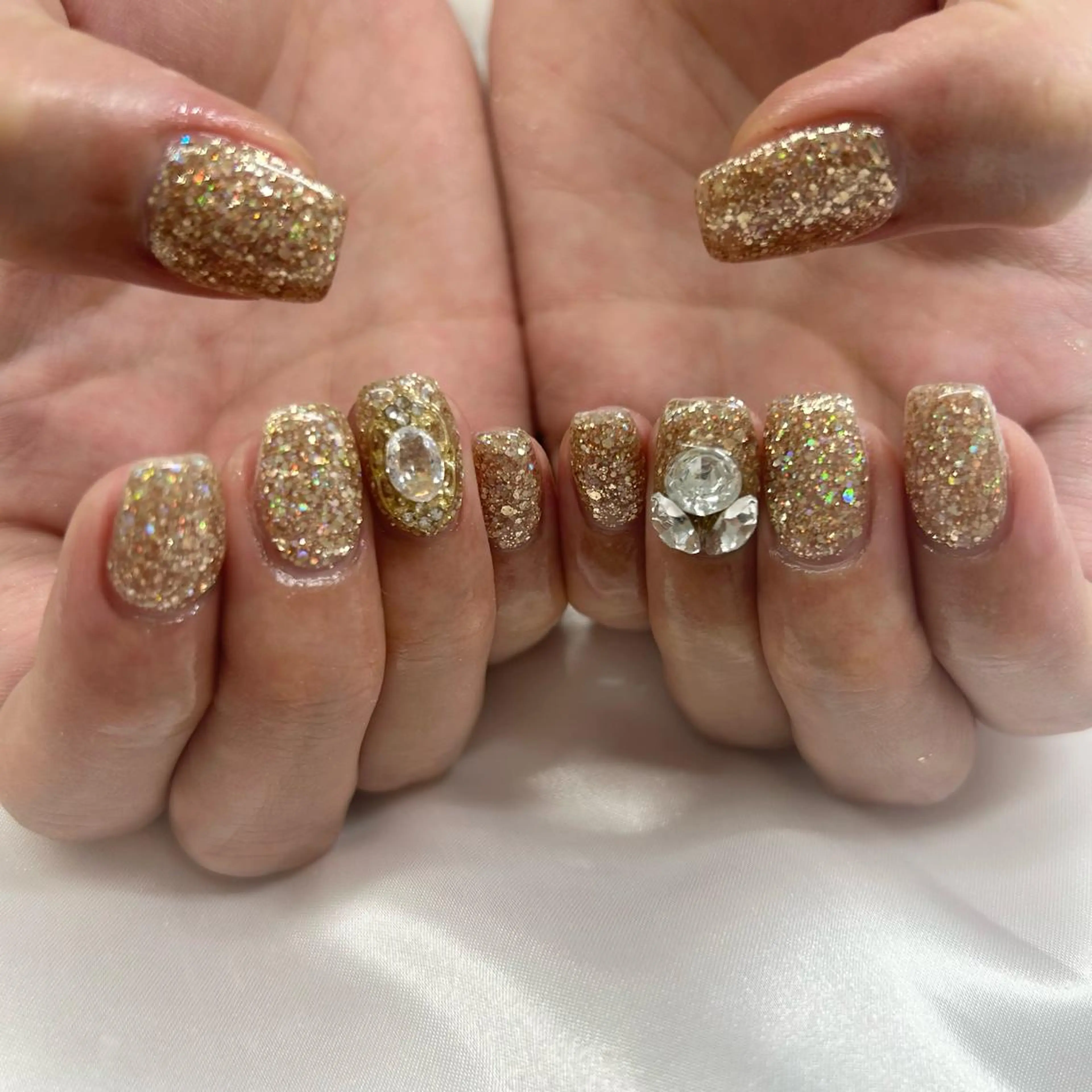 ネイル マツエク・マツパ アイブロウ 眉カラー ラメ(グリッター) ワンカラーネイル pu muのネイルデザイン