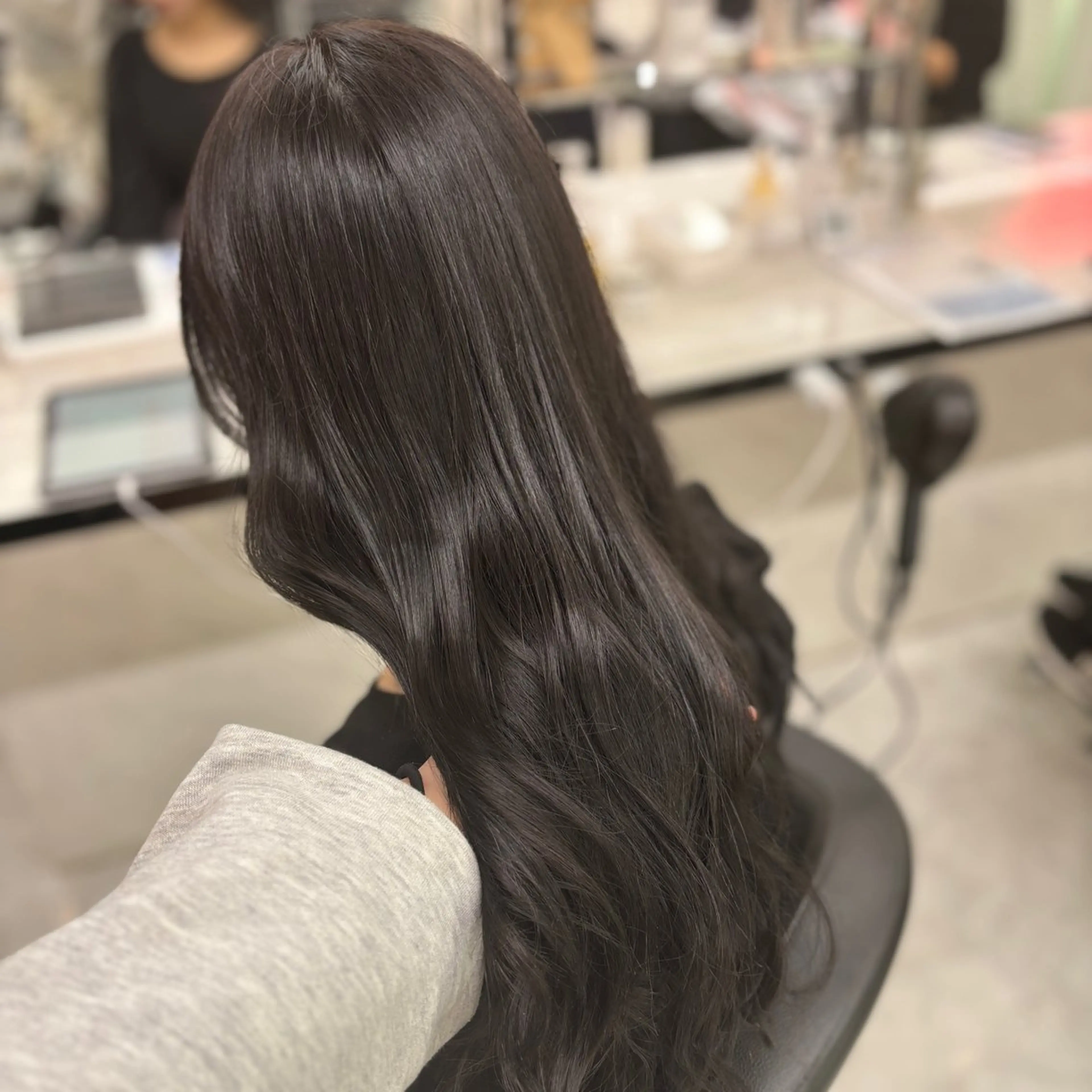 ロング カラー 黒髪 透明感カラー 💙ハイトーン韓国風 色白ヘア💙manaのヘアスタイル