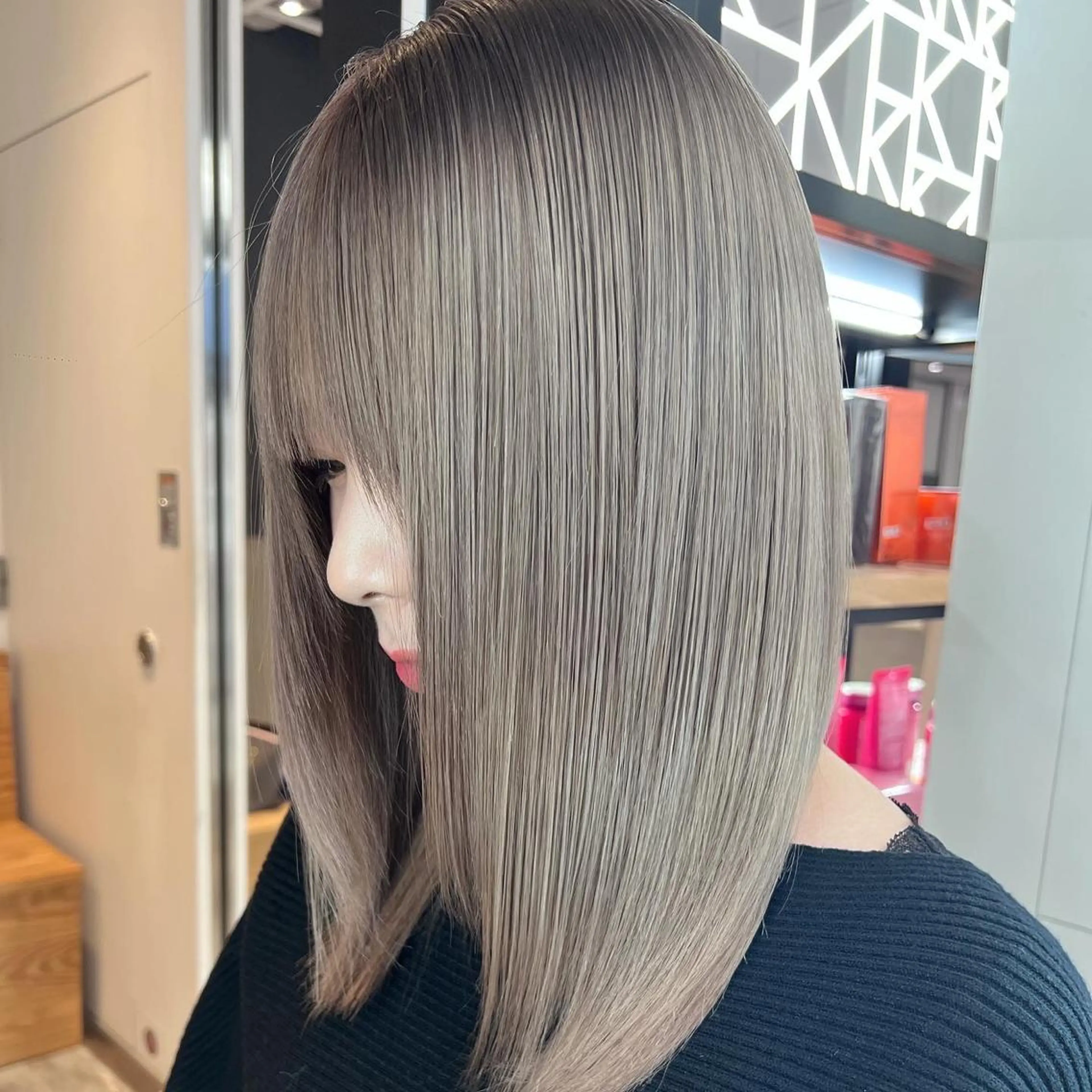 ミディアム カラー ベージュカラー ミルクティーベージュ カット ヘアカラー トリートメント ヘアセット 💜ハイトーン💛 マジカルかいちゃんのヘアスタイル