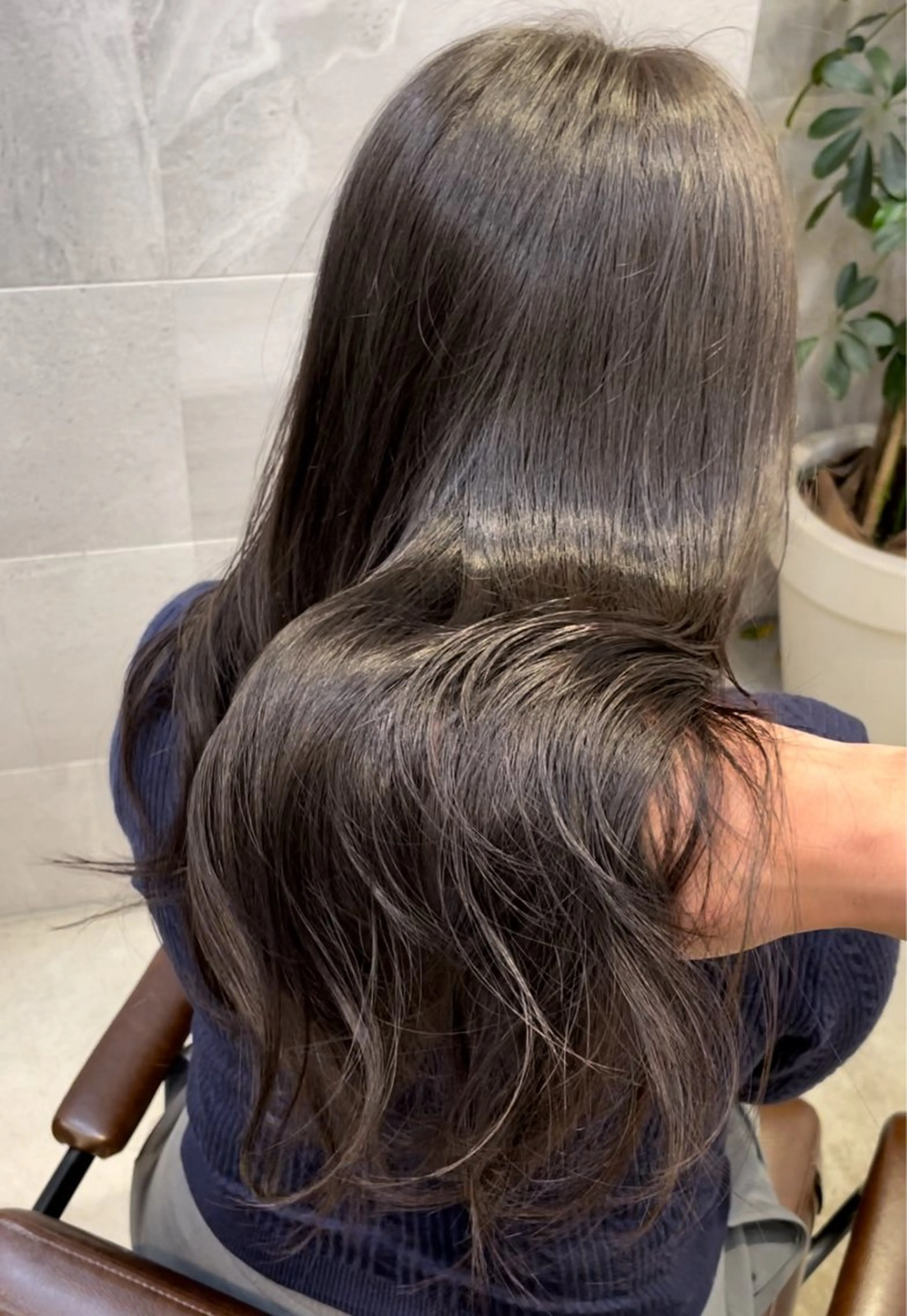 【ブリーチなし/透明感】　　　　　　　　　　　　　　イルミナカラー+oggi otto トリートメント🌿の写真