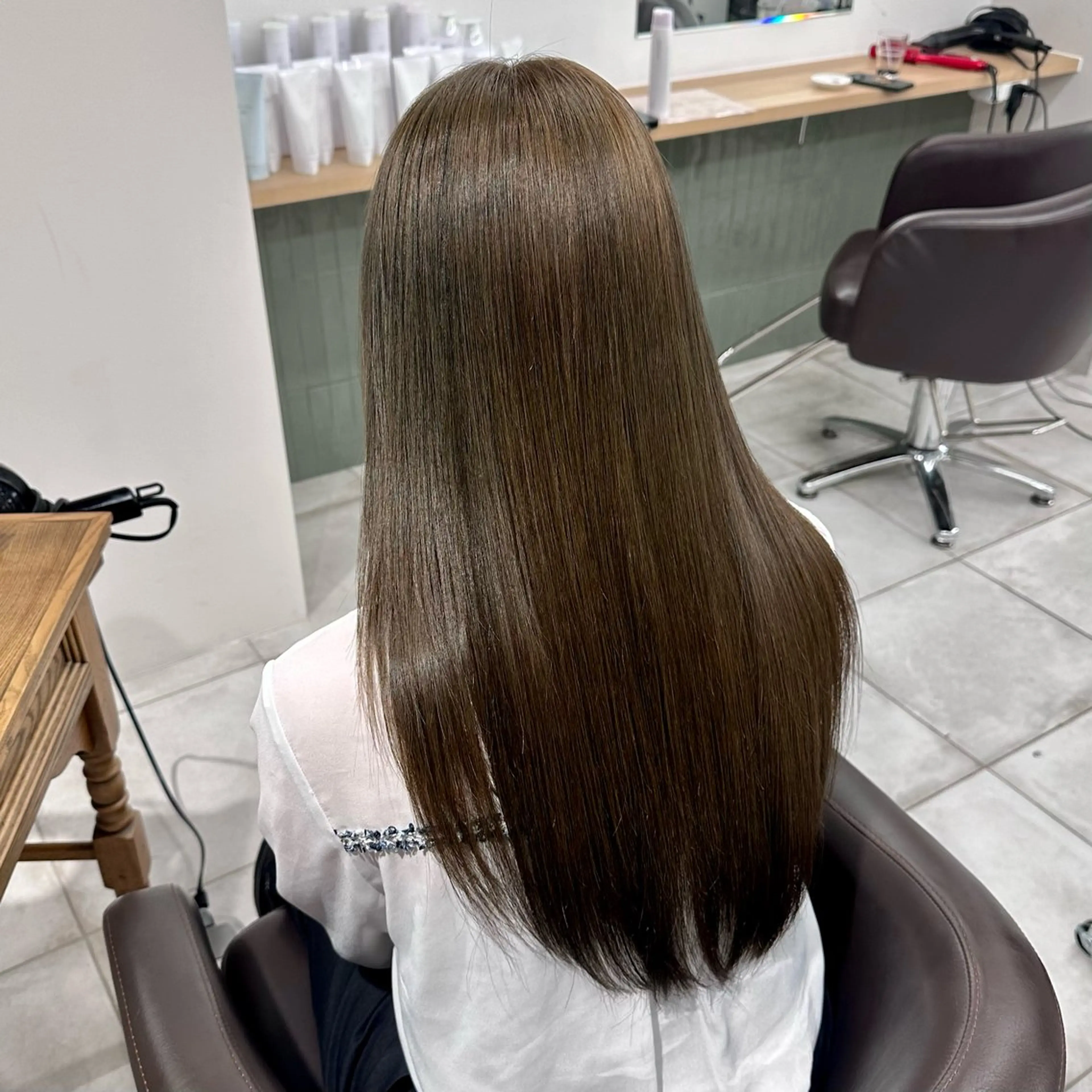 セミロング カラー カット ヘアカラー トリートメント ブリーチなし/レイヤ ー特化🌈Tommyのヘアスタイル