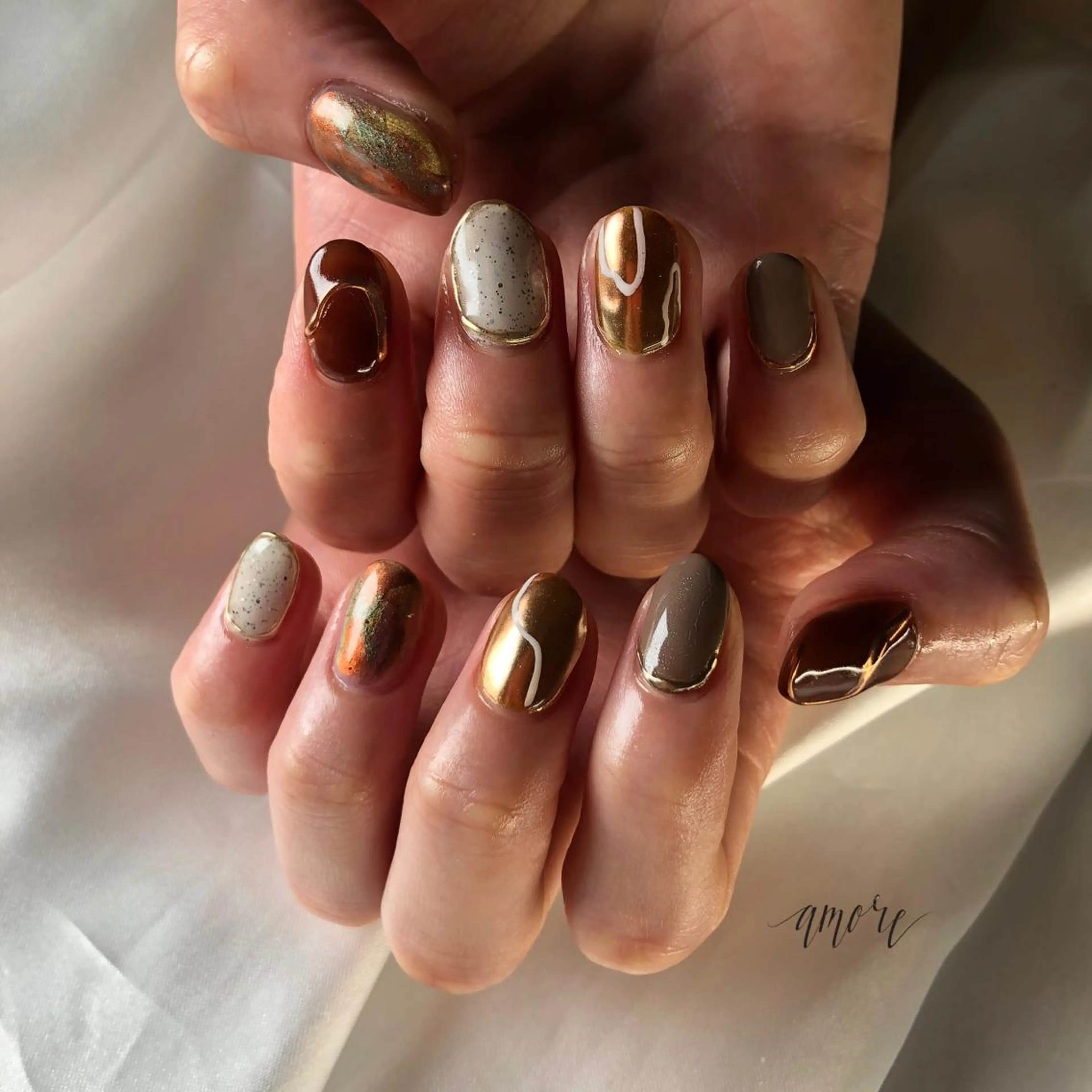 ネイル ジェルネイル 氷ネイル・うるうるネイル マグネットネイル ミラーネイル ニュアンスネイル You kyehwaのネイルデザイン