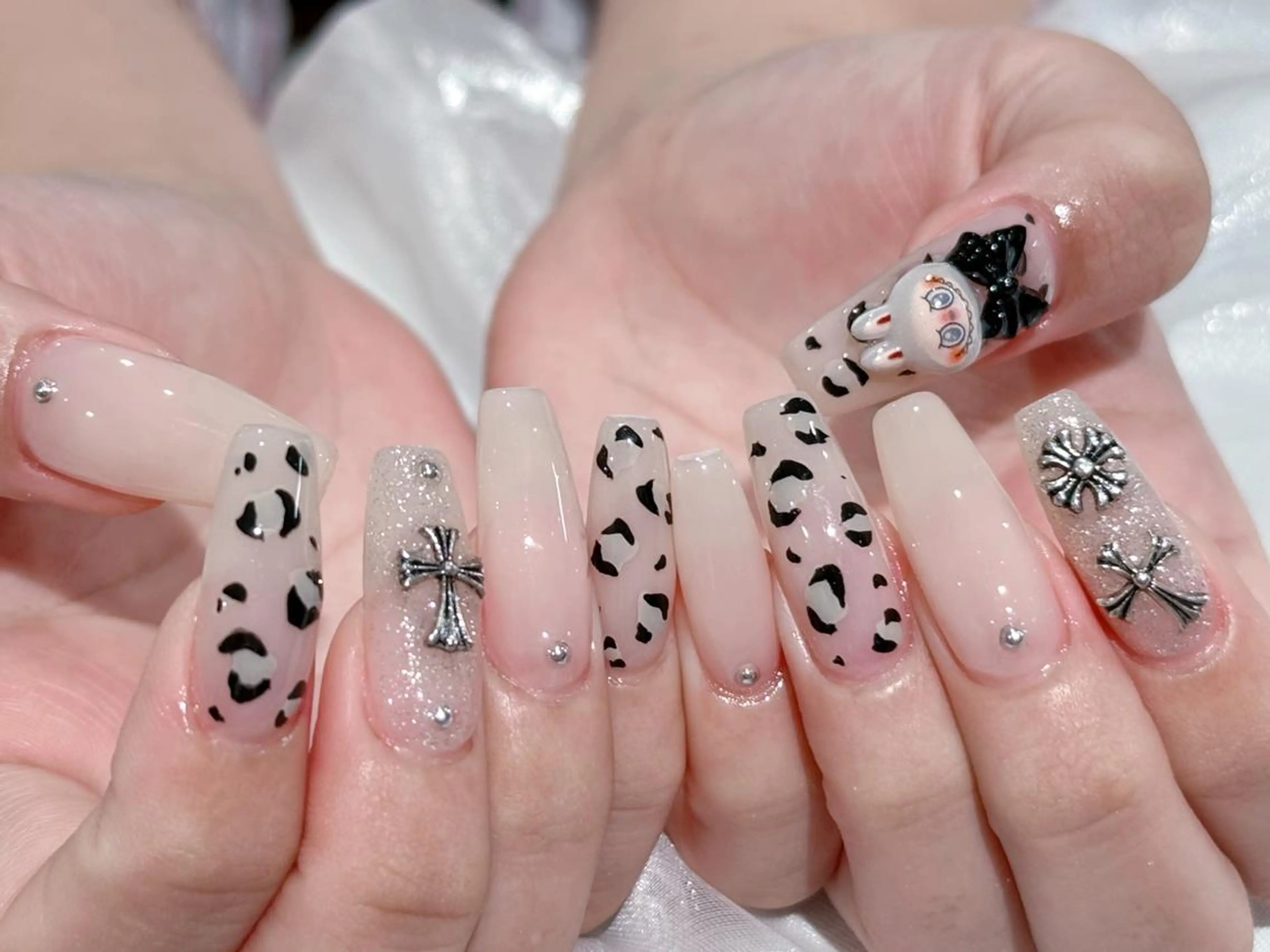 ネイル ハンドネイル ハンドケア リ サのネイルデザイン