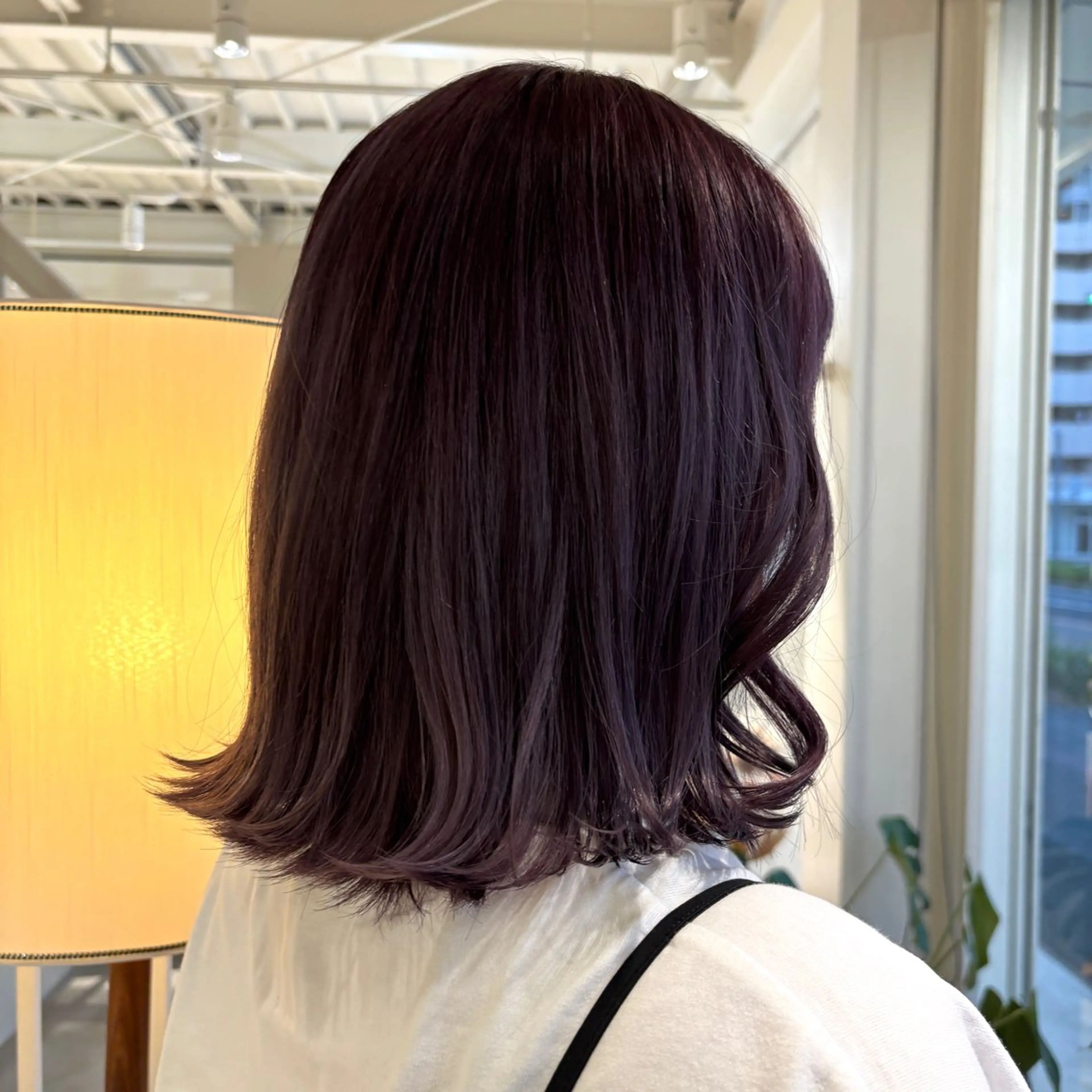 ミディアム カラー illatos サヤナのヘアスタイル