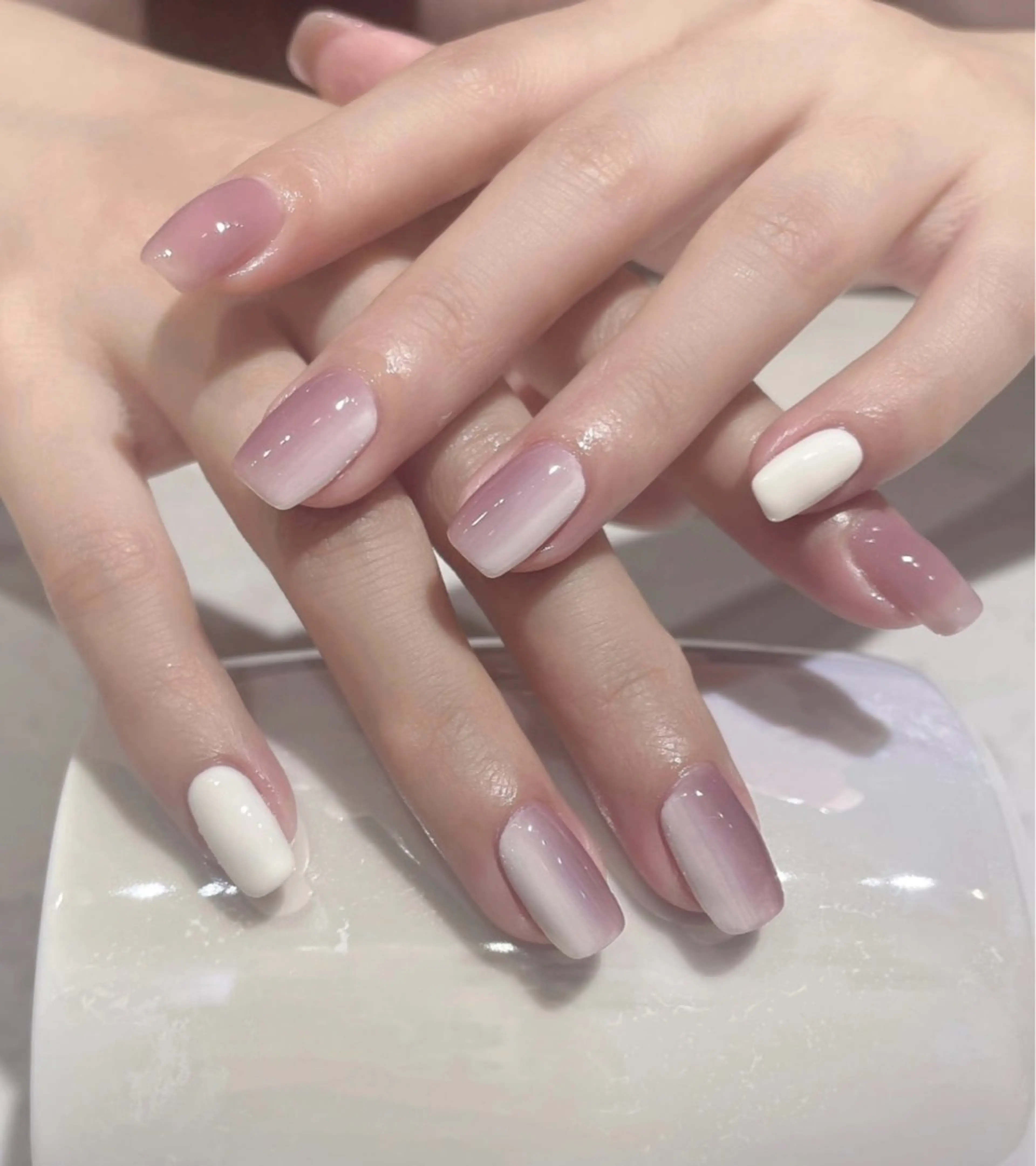 ネイル オーロラネイル 長さ出し フットネイル 韓国ネイル ラメ(グリッター) ハンドネイル 👍thumbs up nail👍のネイルデザイン