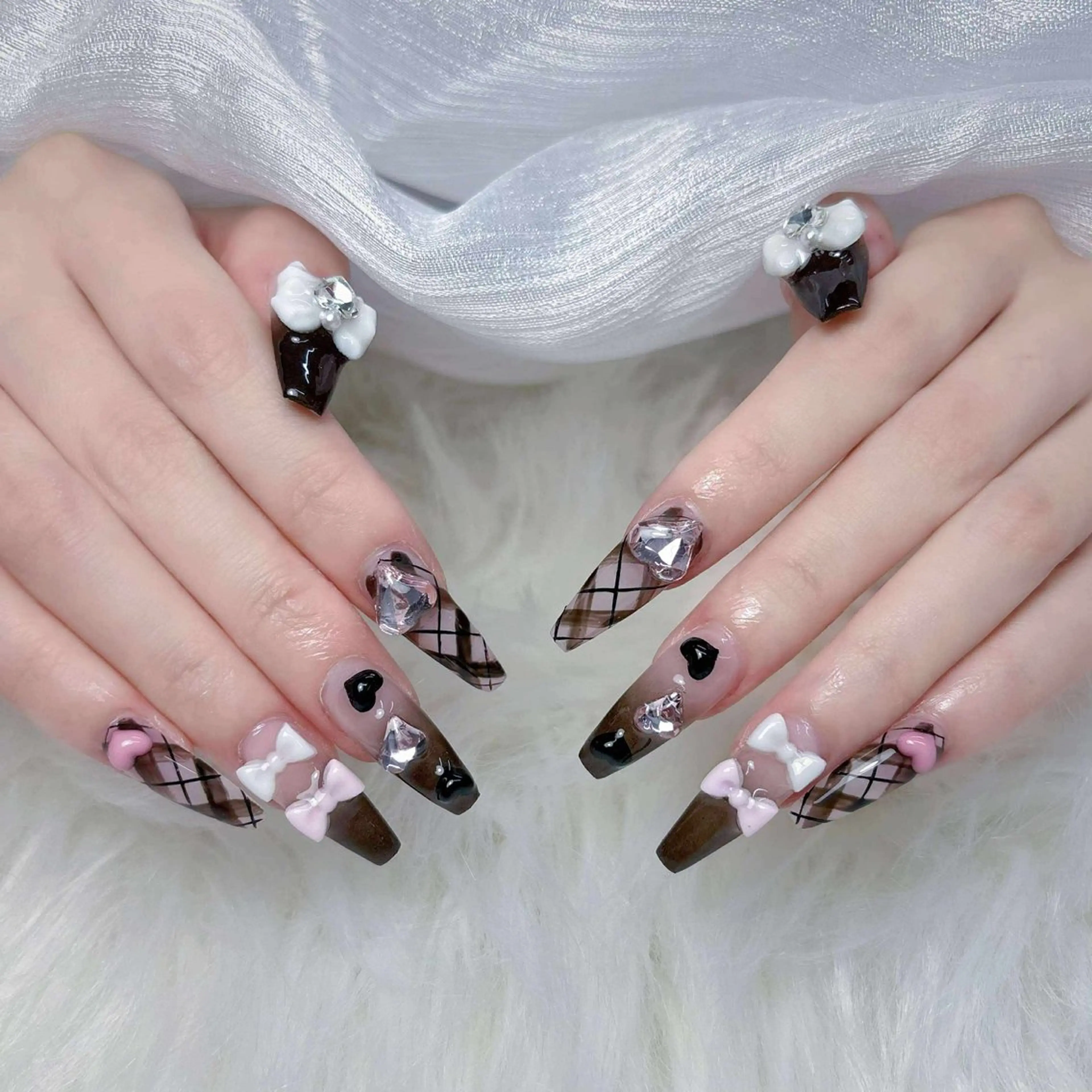 ネイル アートネイル オーロラネイル フットネイル ジェルネイル キラキラネイル ハンドネイル ハンドケア Nova Nailのネイルデザイン
