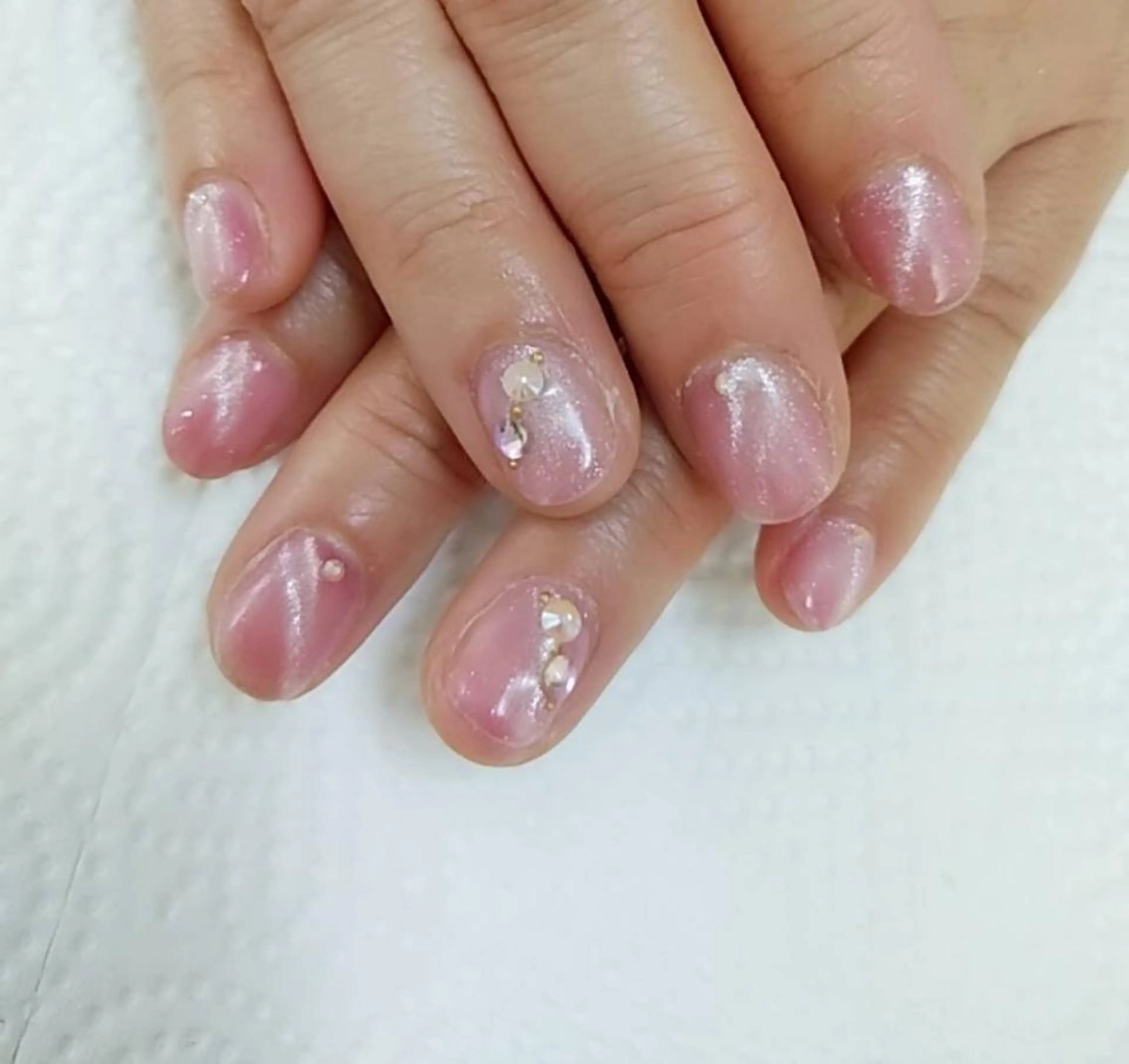 ネイル マグネットネイル ピンク ハンドネイル ハンドケア プライベートサロン Rosy Lilyのネイルデザイン