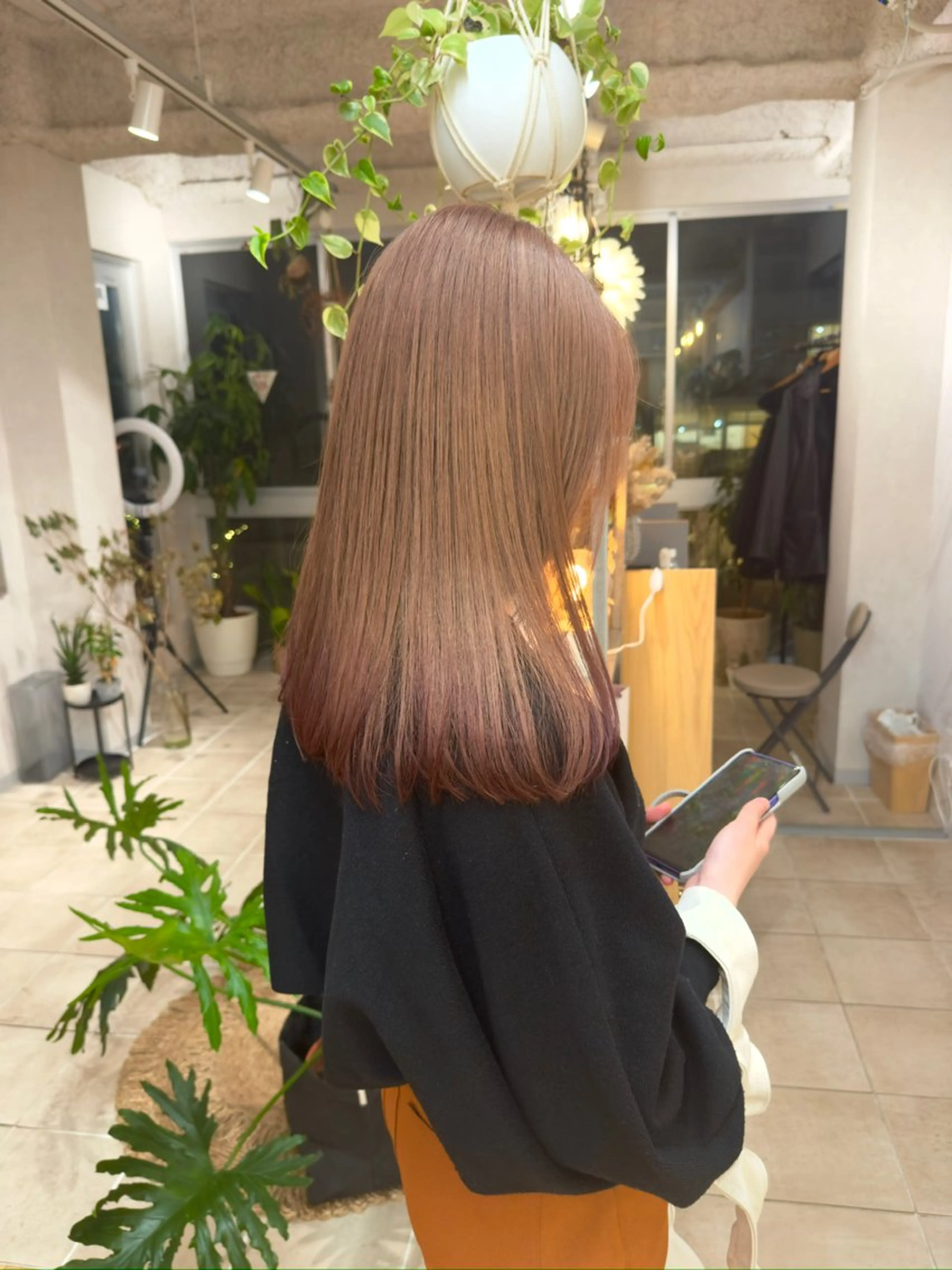 ミディアム カラー レッドカラー broocH 清水 駿【デザインカラー】のヘアスタイル