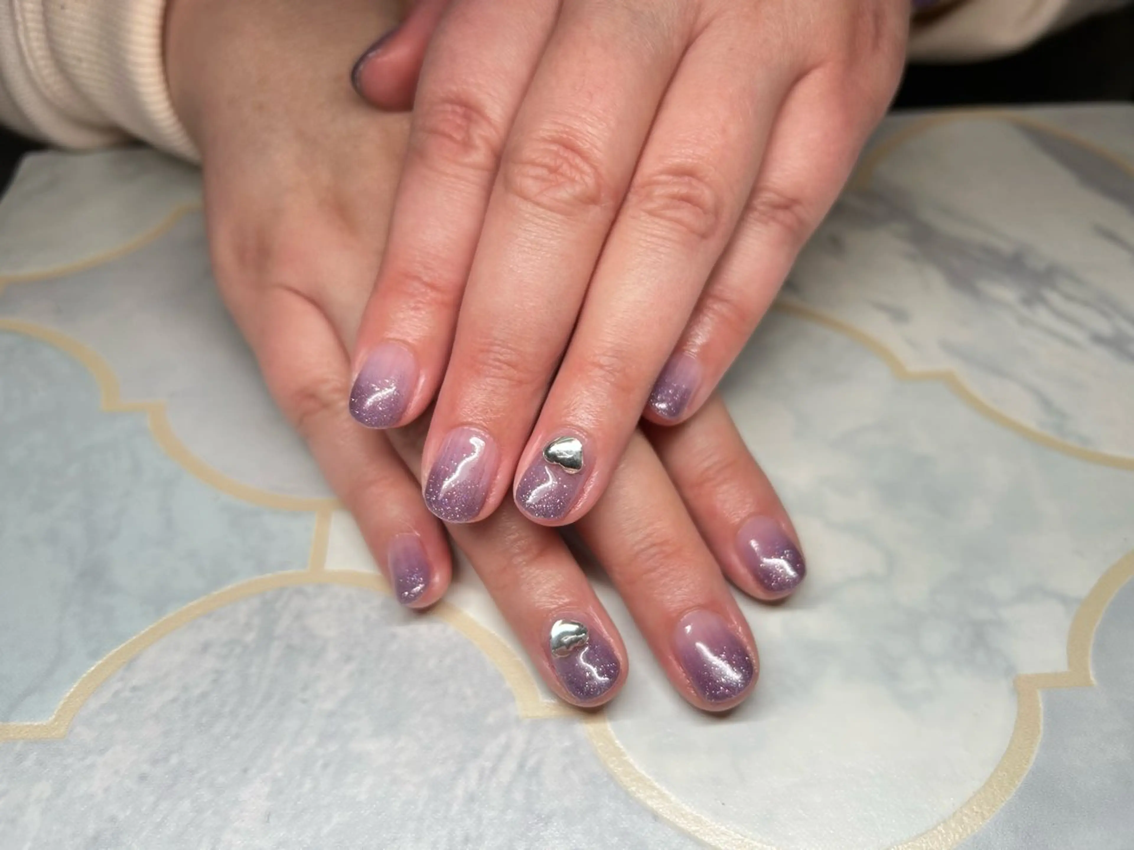 ネイル ラメ(グリッター) ラメグラデーション ハンドネイル Lisa’s Salonのネイルデザイン