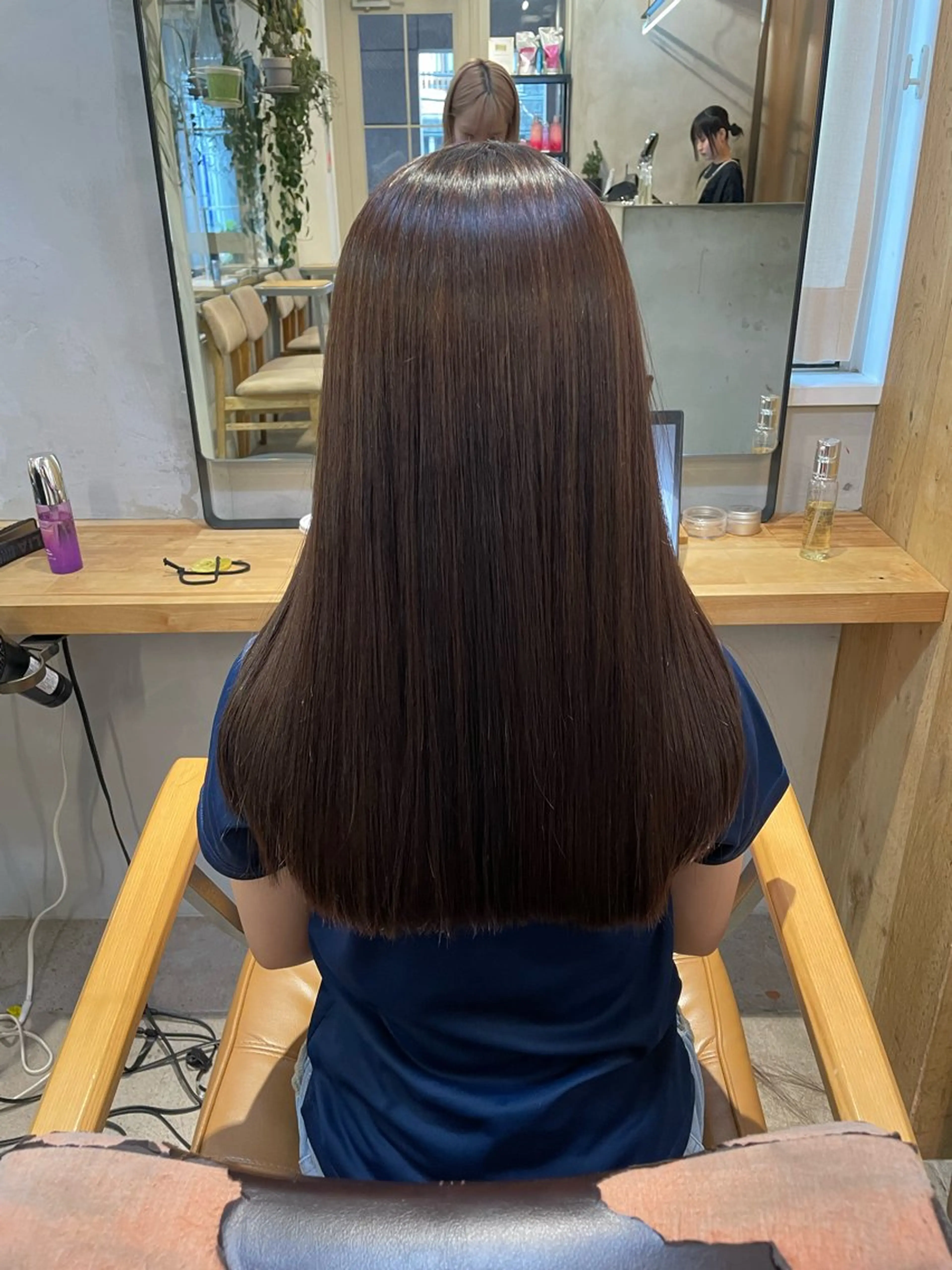 ロング カット 縮毛矯正 トリートメント ミルクティー× グレージュMOMOのヘアスタイル