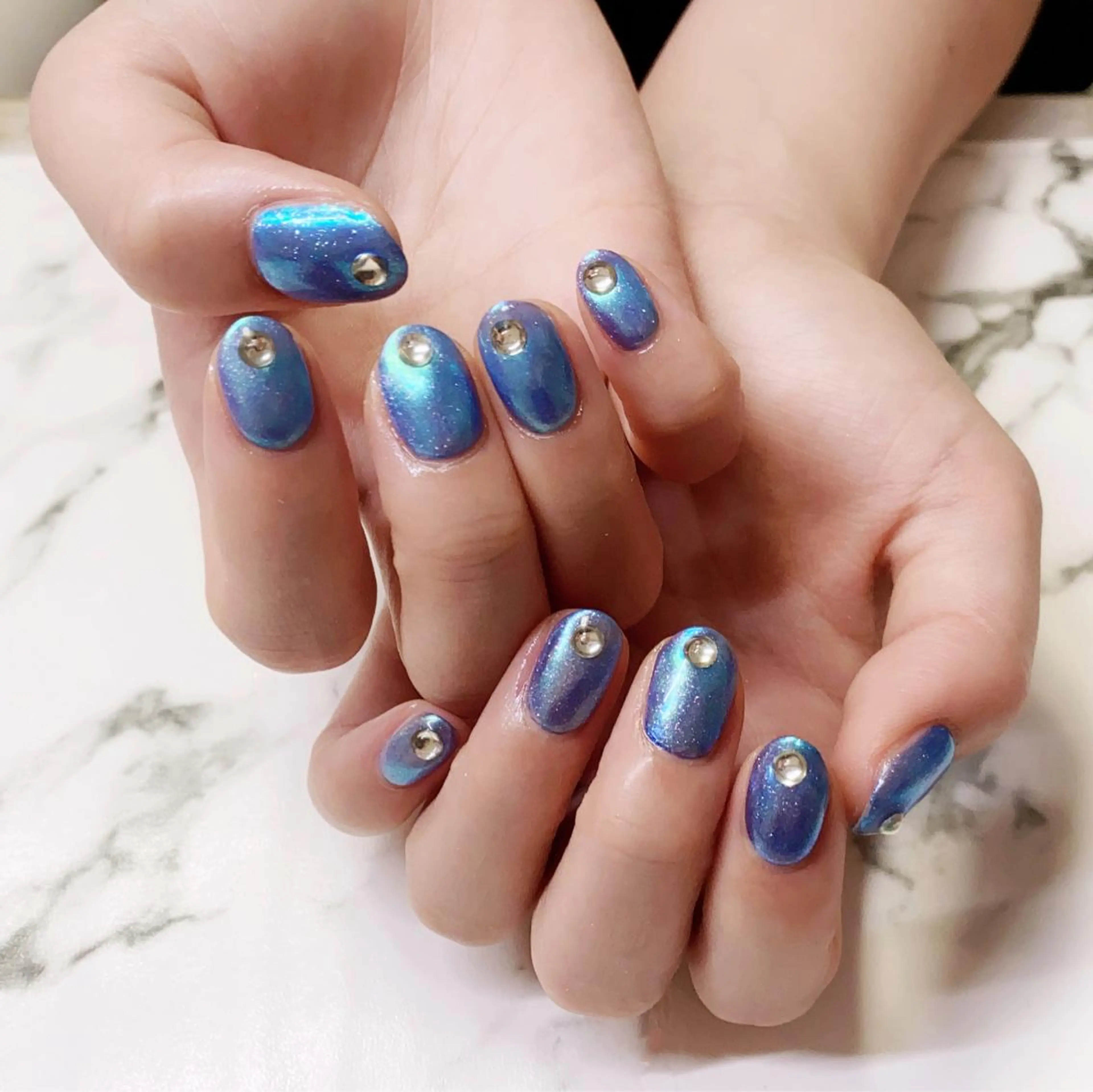 ロング カラー ネイル オーロラネイル ラメ(グリッター) ミラーネイル Q Free nailsのネイルデザイン