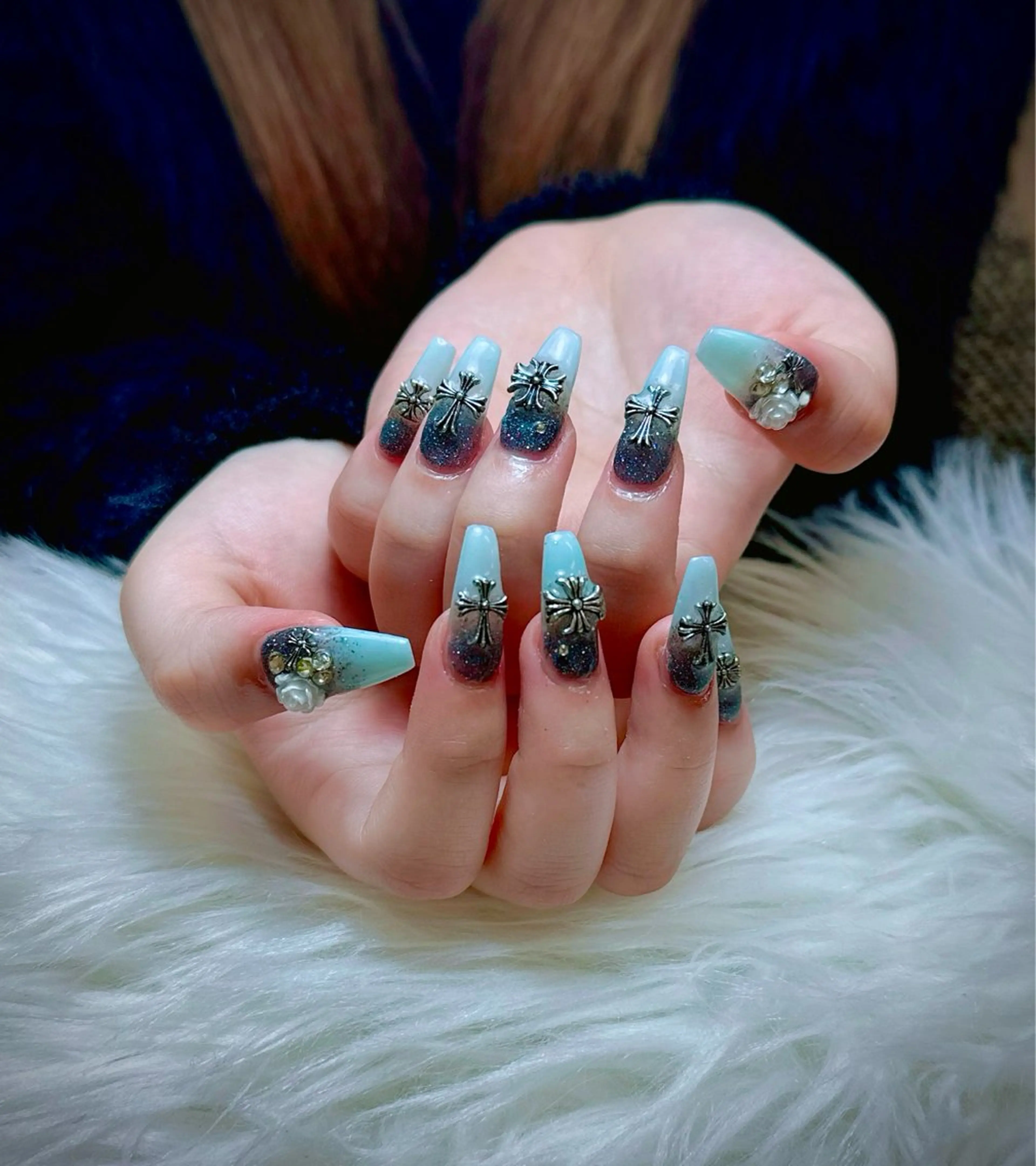 ネイル オーロラネイル チークネイル 長さ出し フットネイル フレンチネイル Happy Nailのネイルデザイン