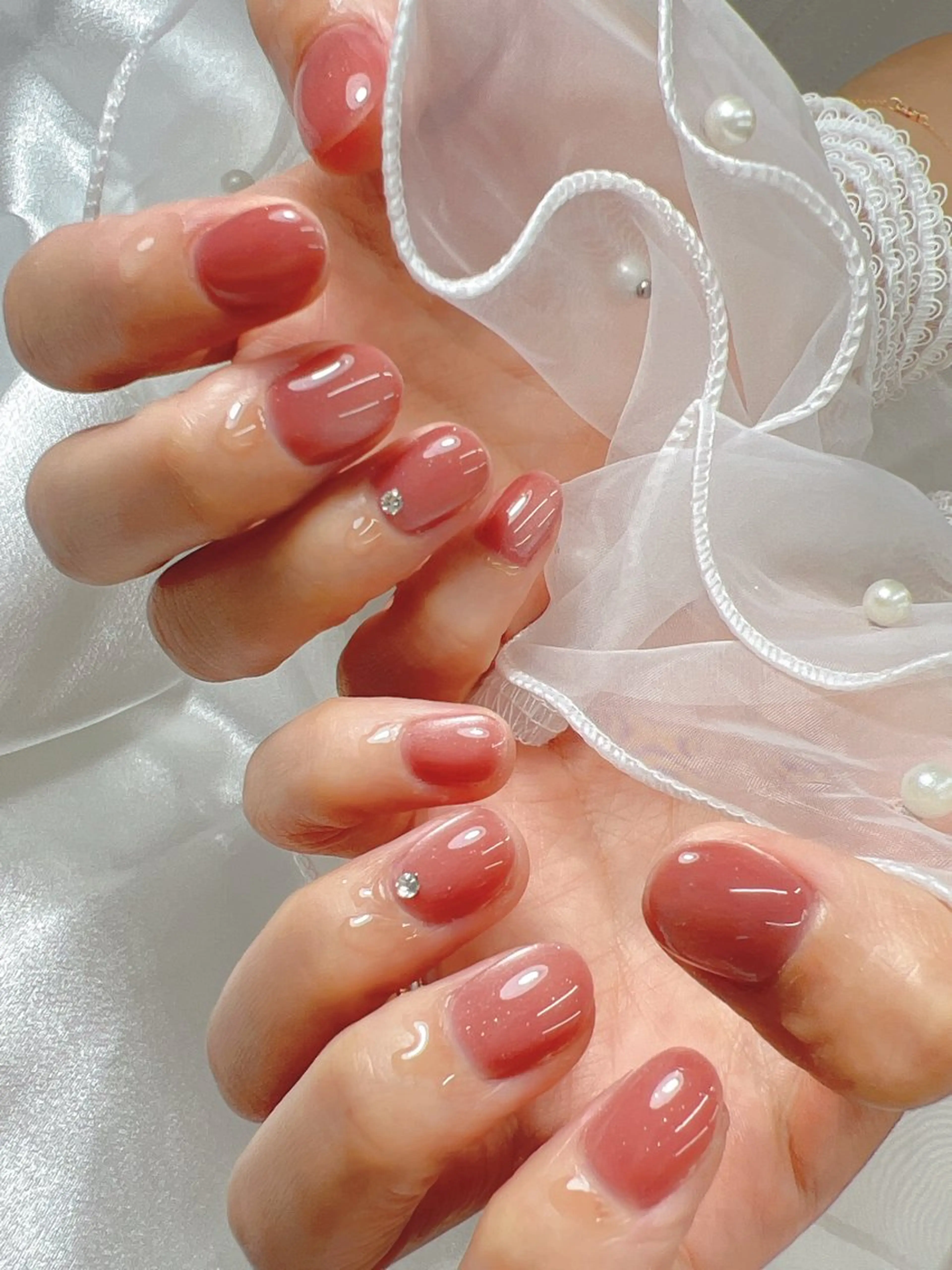 ネイル マグネットネイル マグネットワンカラー ワンカラーネイル シンプルネイル ハンドネイル bijou nails　蓮のネイルデザイン