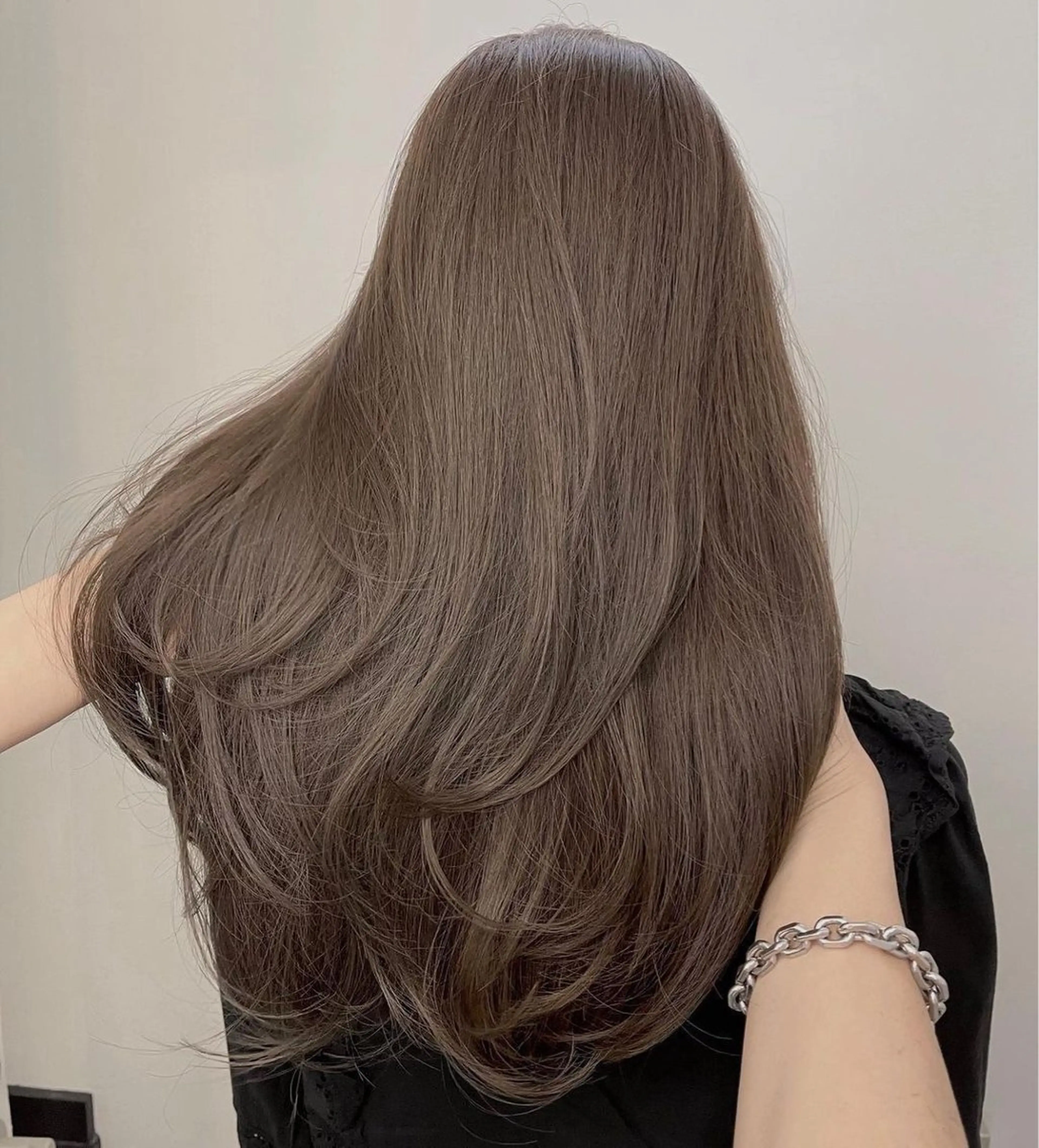 ロング カラー ヘアカラー トリートメント コテ巻き風パーマ🫧 韓国パーマ反町海大のヘアスタイル