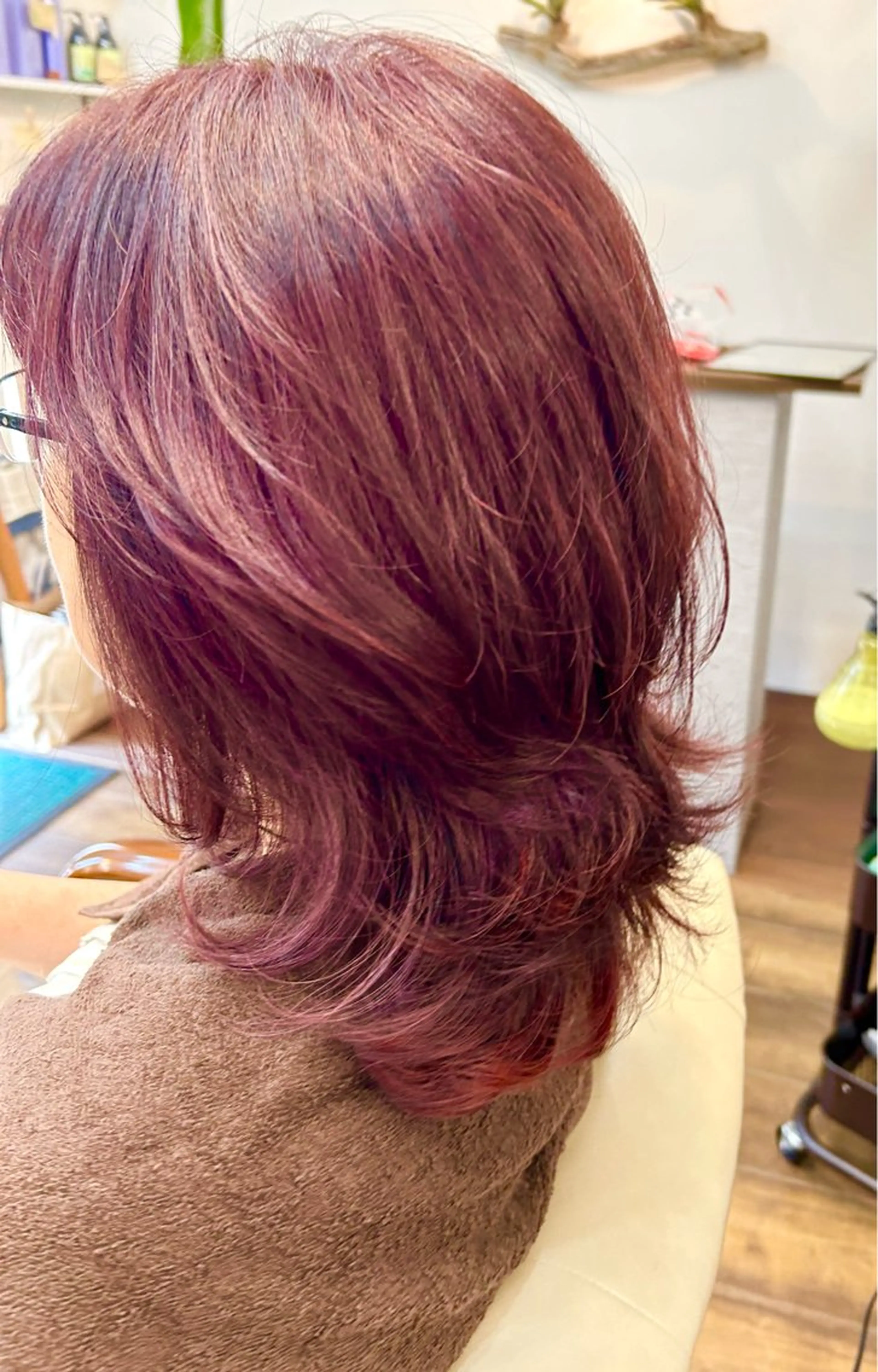 ミディアム カラー レッドカラー 大和田 朱美のヘアスタイル