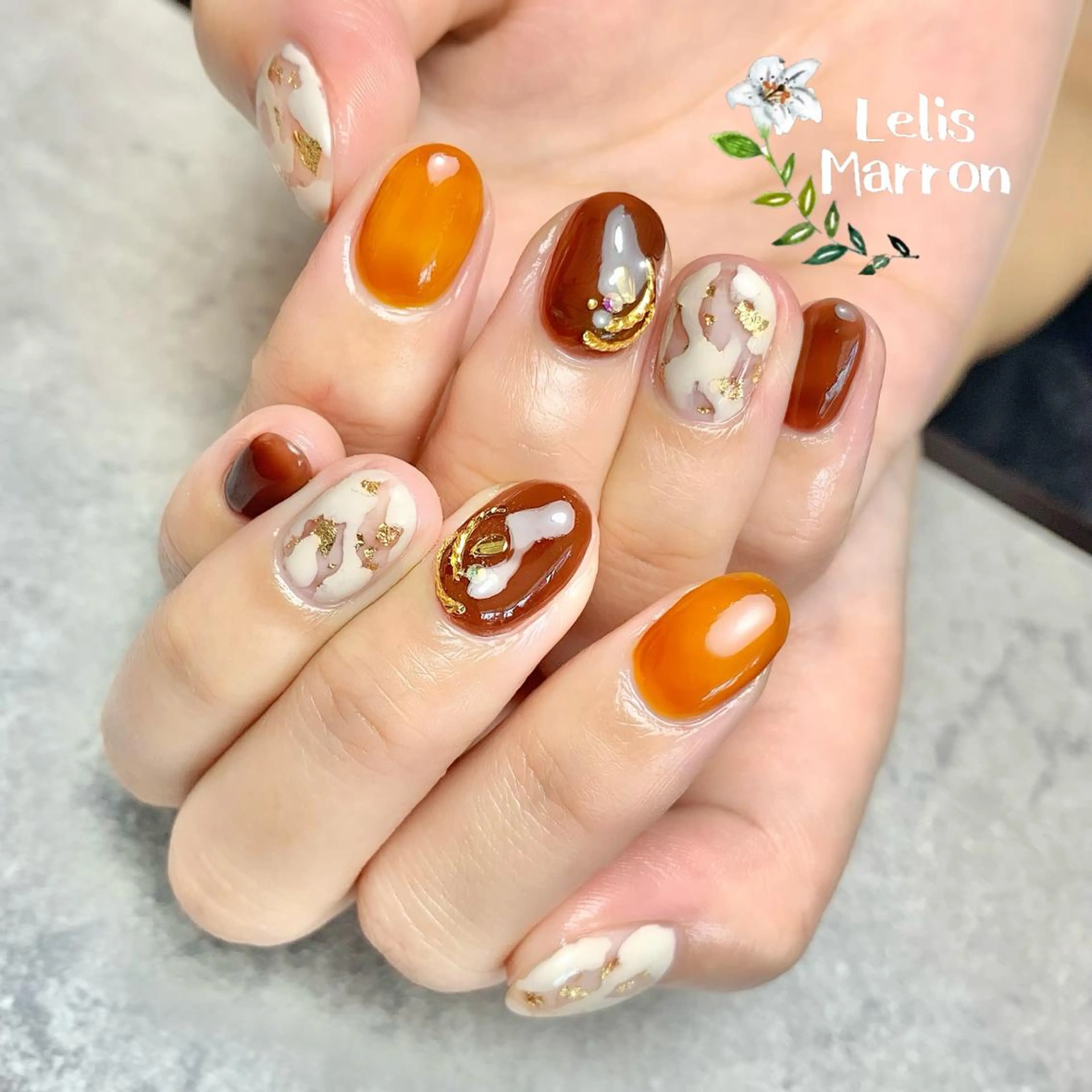 ネイル アートネイル べっ甲ネイル ブラウン ニュアンスネイル オフィスネイル Lelis Marron所属・岸 侑李のネイルデザイン