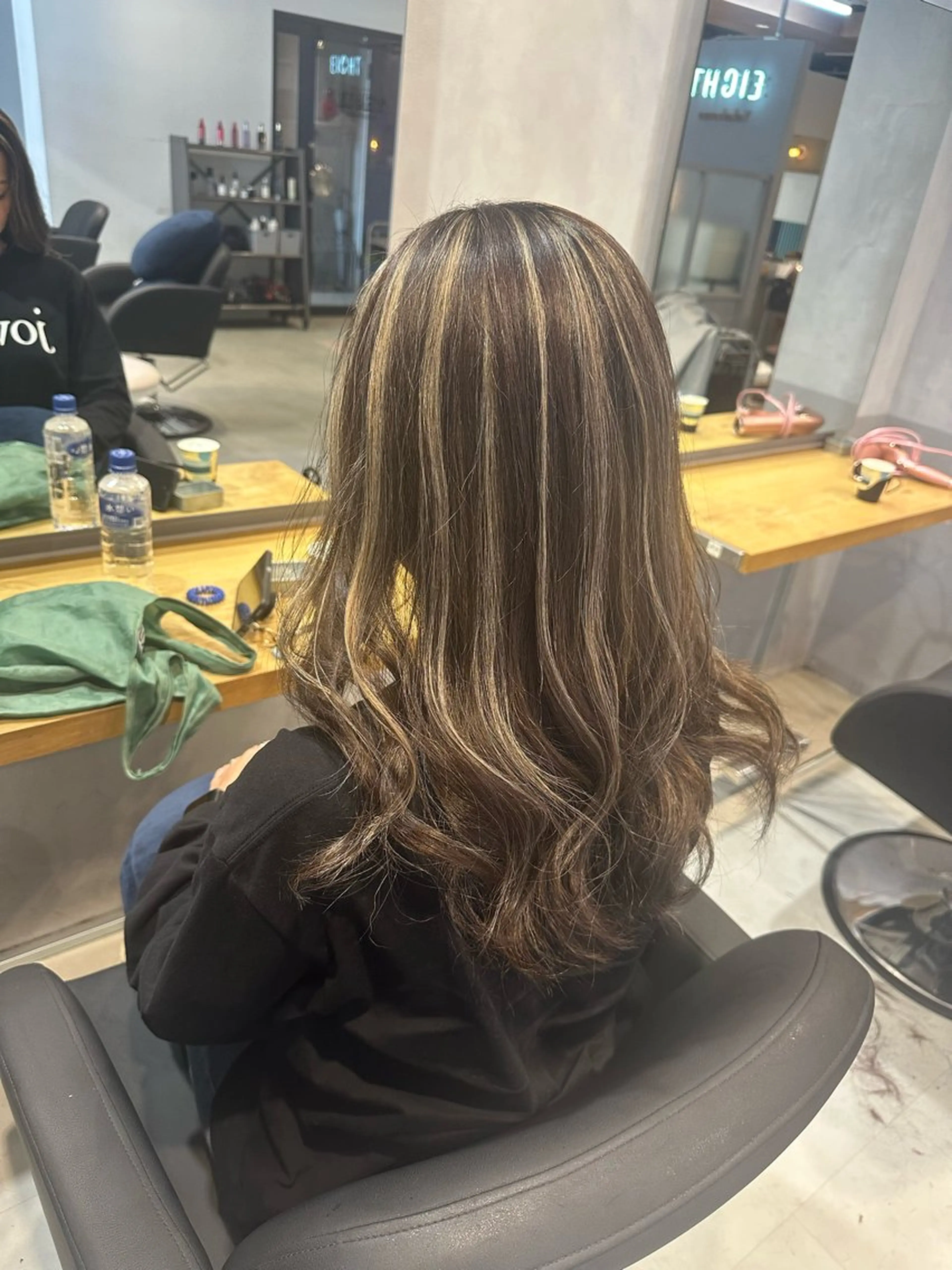 セミロング カラー ハイライトカラー ハイライト ヘアカラー トリートメント 💖ハイライト/ハイ トーン💖MIKIのヘアスタイル