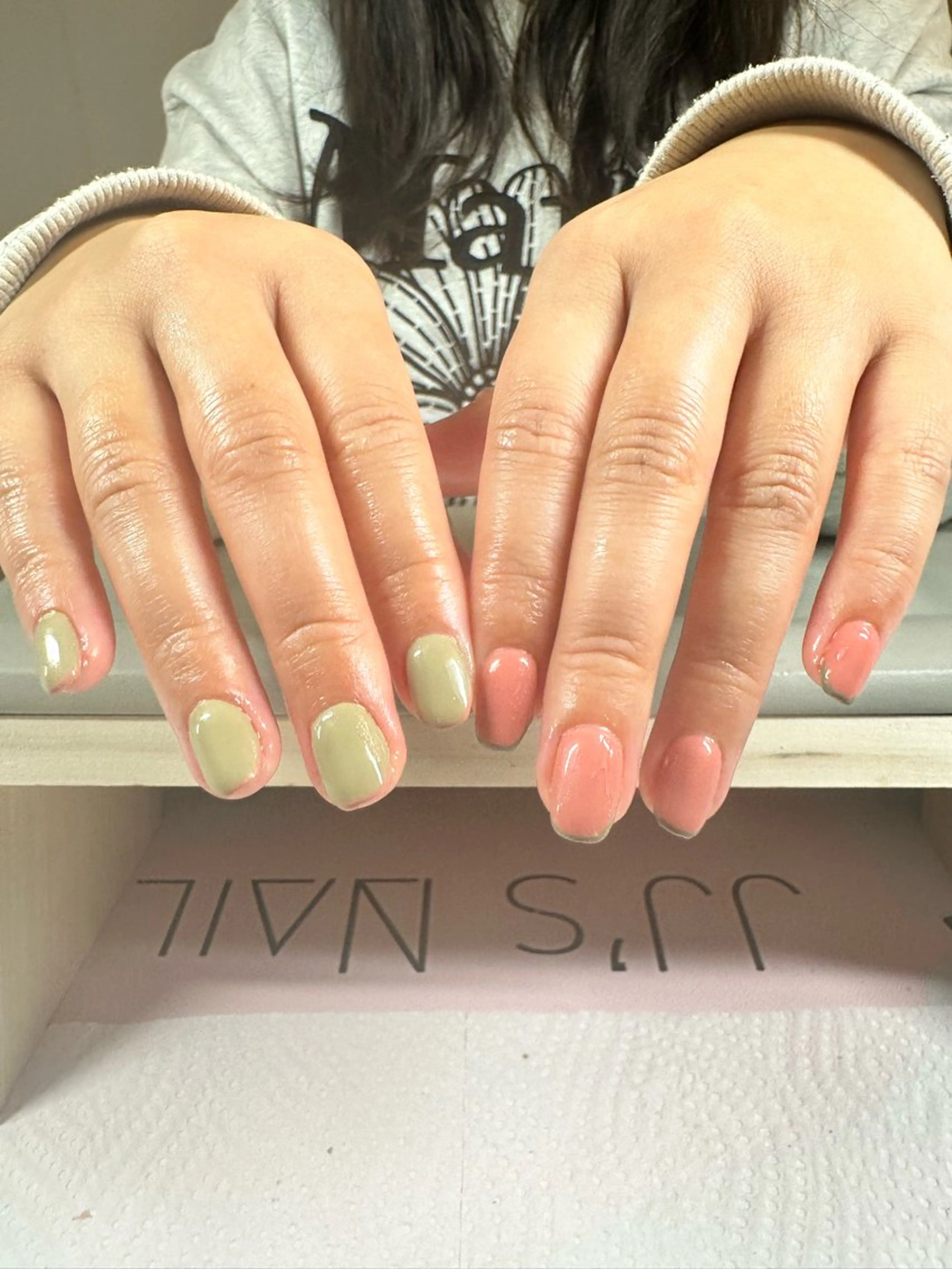 ミディアム カラー YING Nail🐶のネイルデザイン