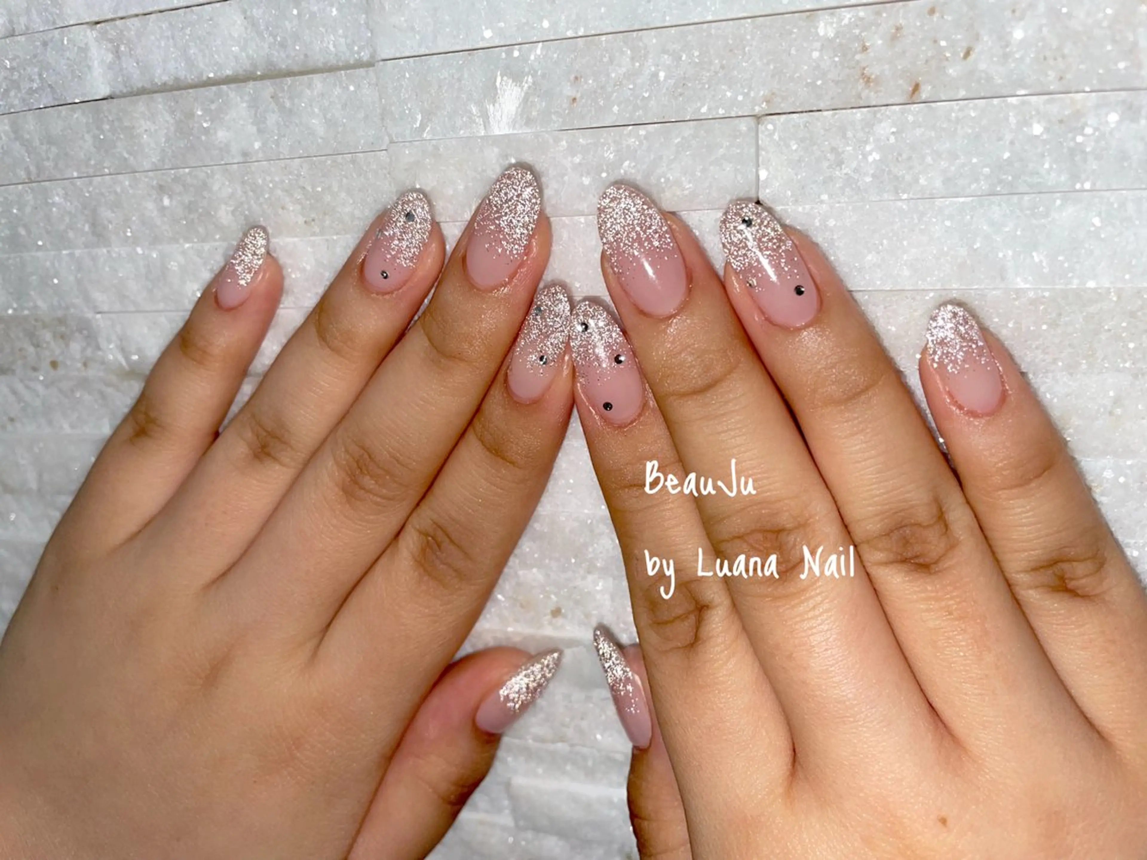 ネイル フラッシュネイル グラデーション ワンカラーネイル ハンドネイル BeauJu by Luana Nailのネイルデザイン