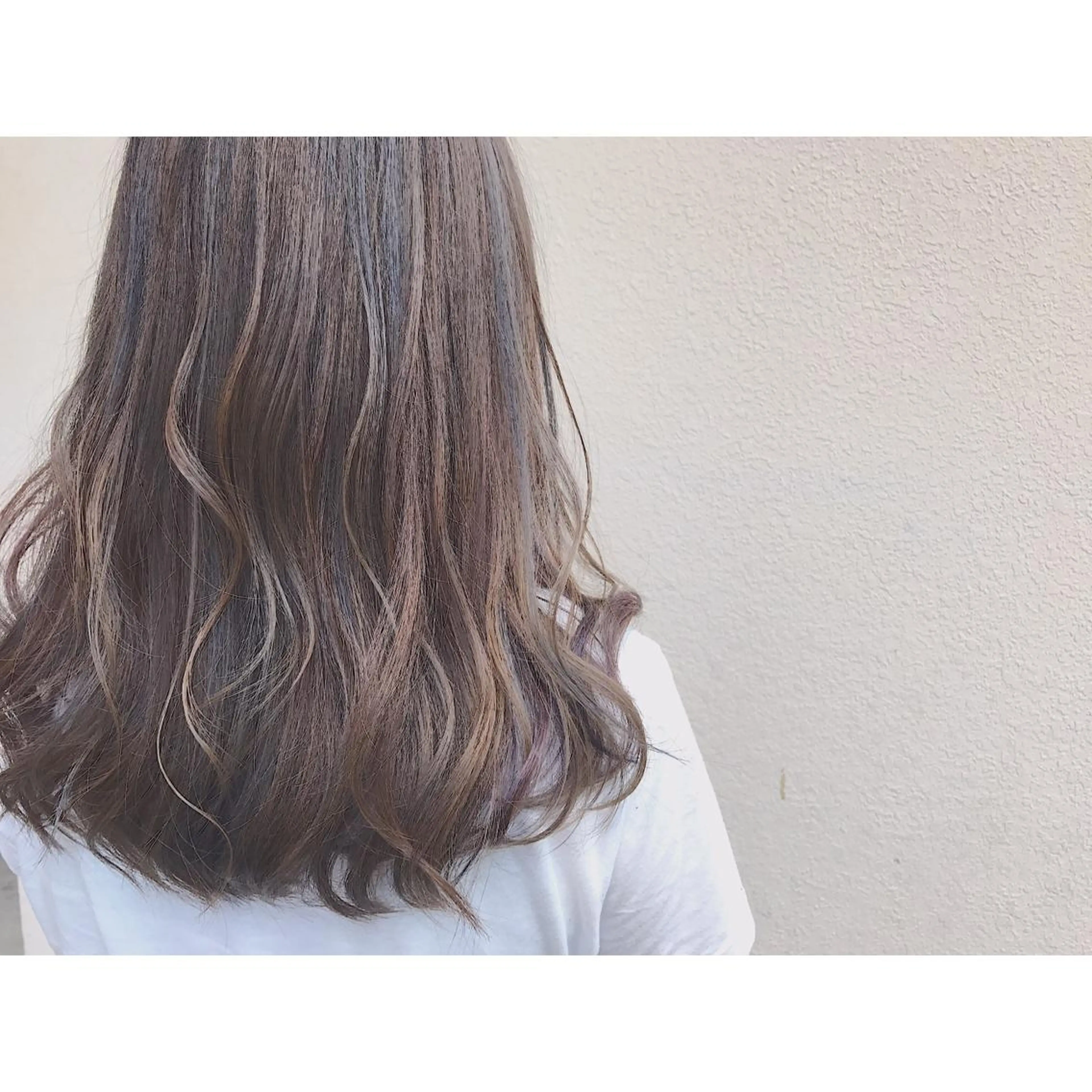 セミロング カラー なかにし まゆみのヘアスタイル