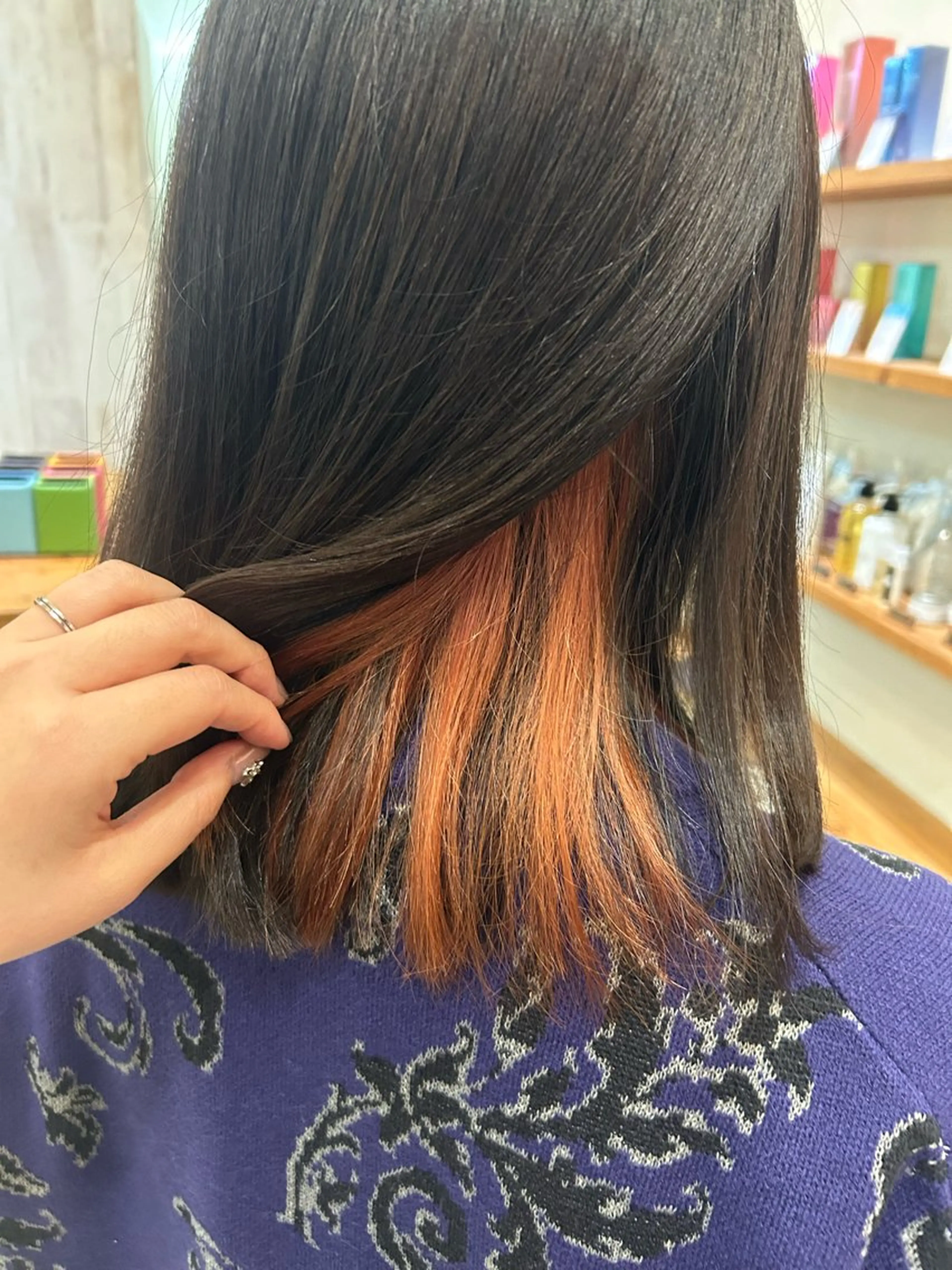 セミロング カラー インナーカラー 康本 瑞季のヘアスタイル