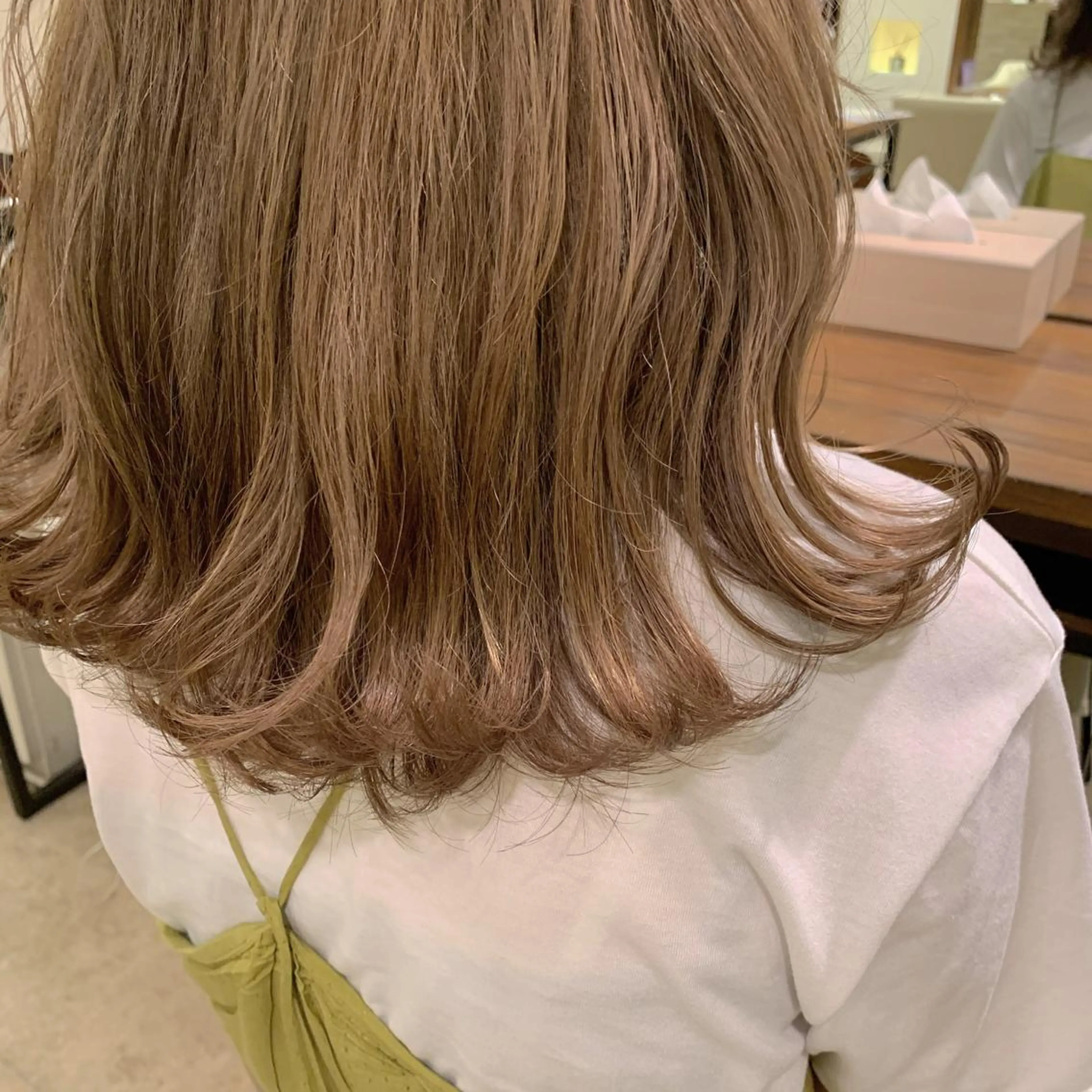 セミロング カラー 【完全個室】髪質改善 暖色カラー/山崎唯奈のヘアスタイル